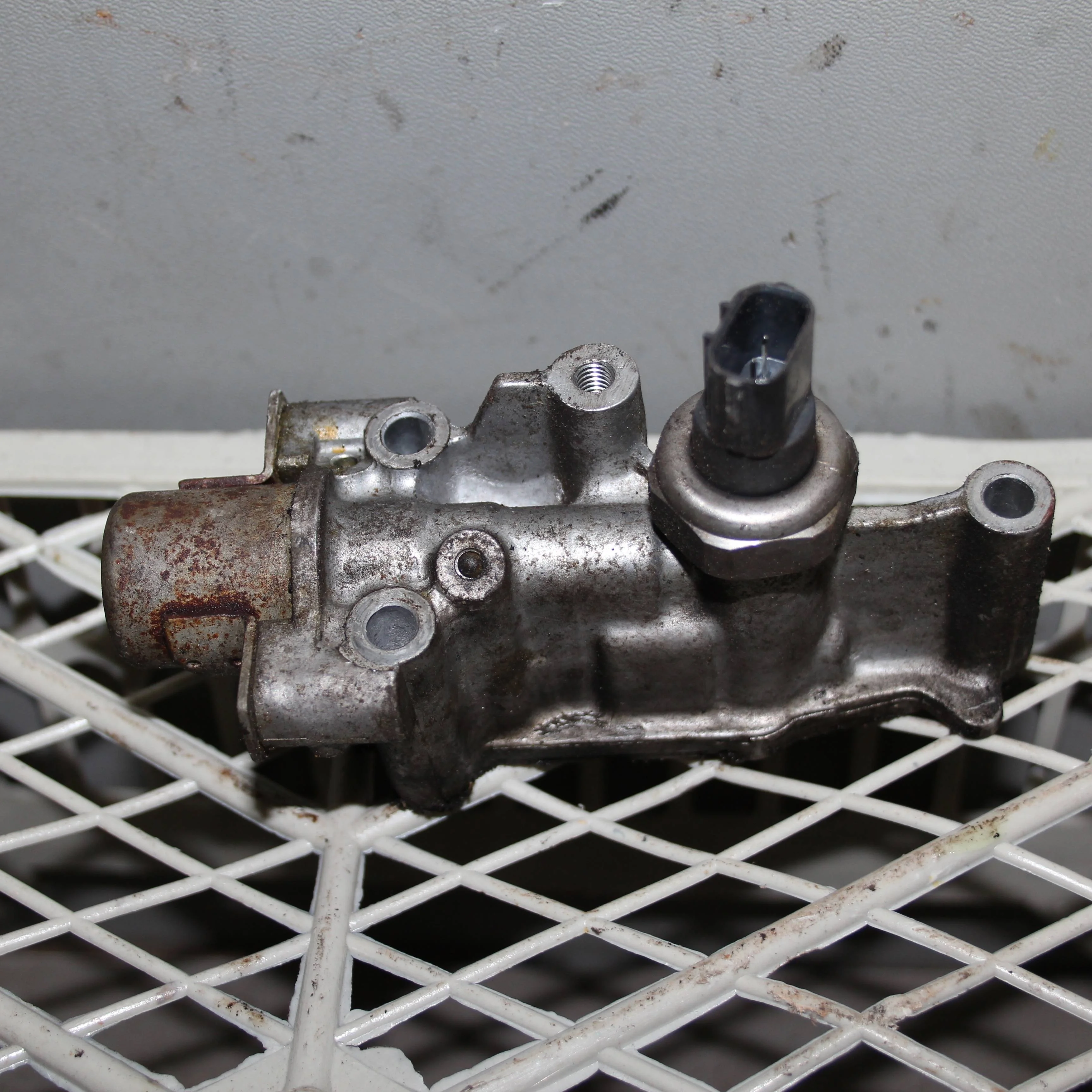 Клапан в сборе, золотниковый HONDA Civic VIII (20