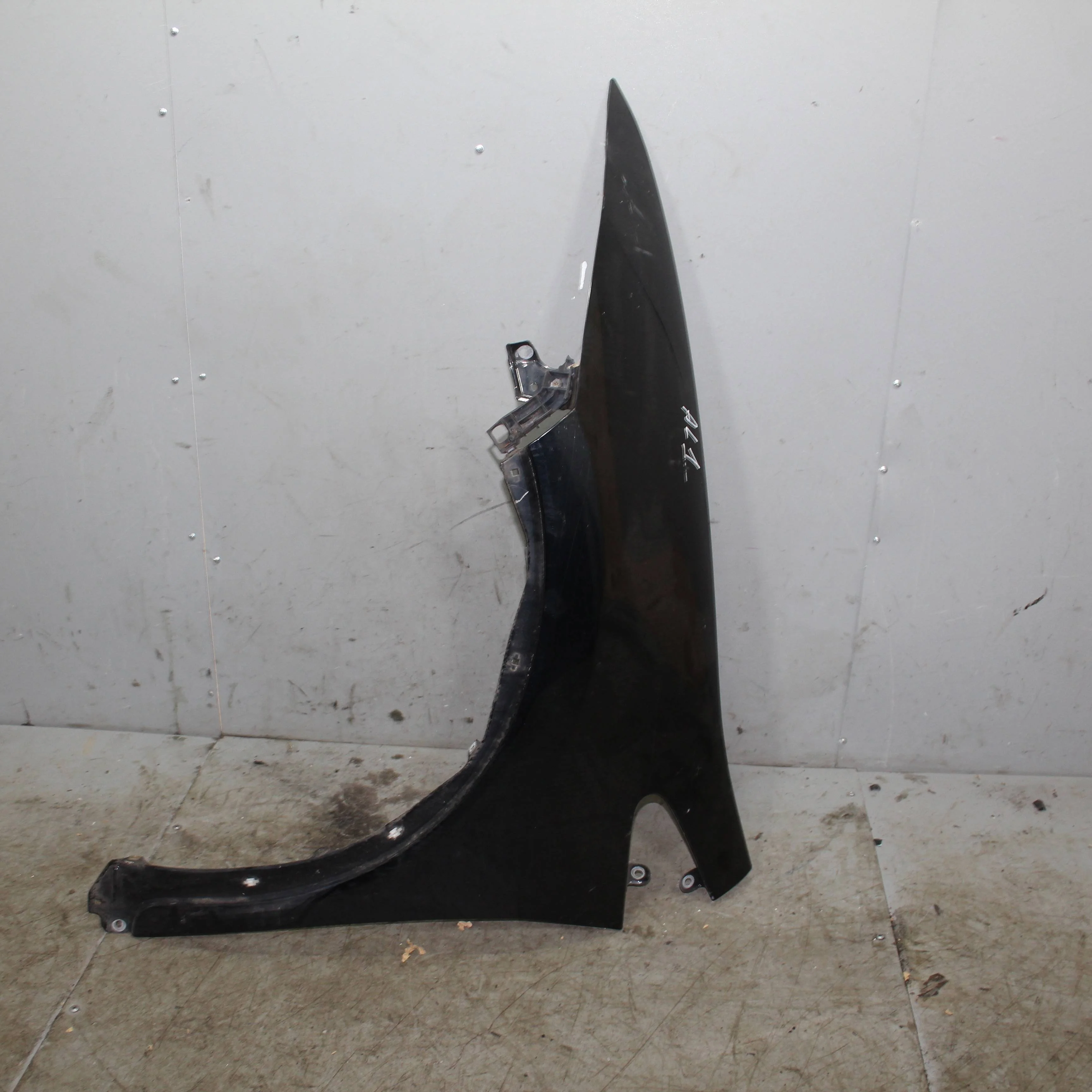 Крыло переднее левое HONDA Civic VIII (2005—2009)