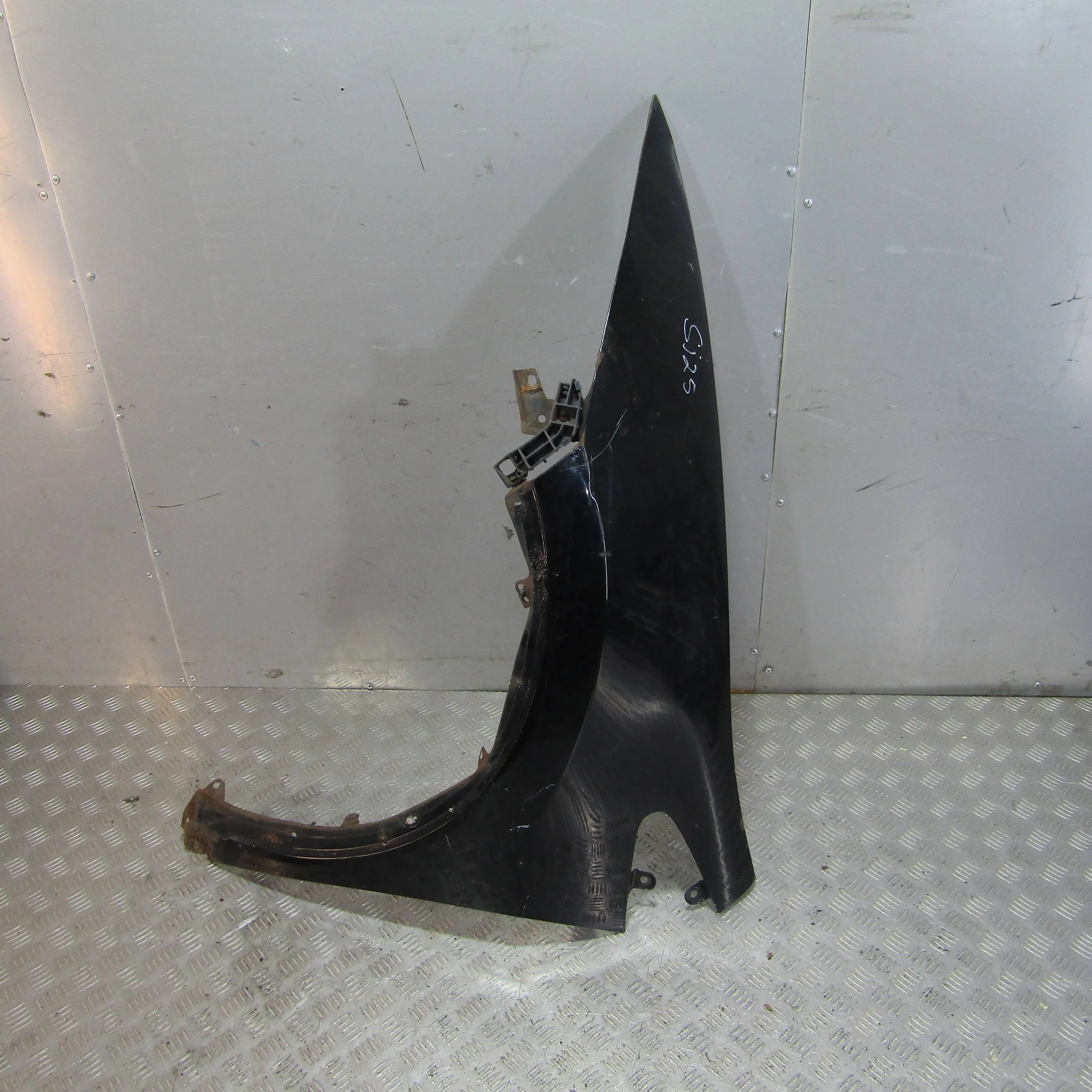 Крыло переднее левое HONDA Civic VIII (2005—2009)