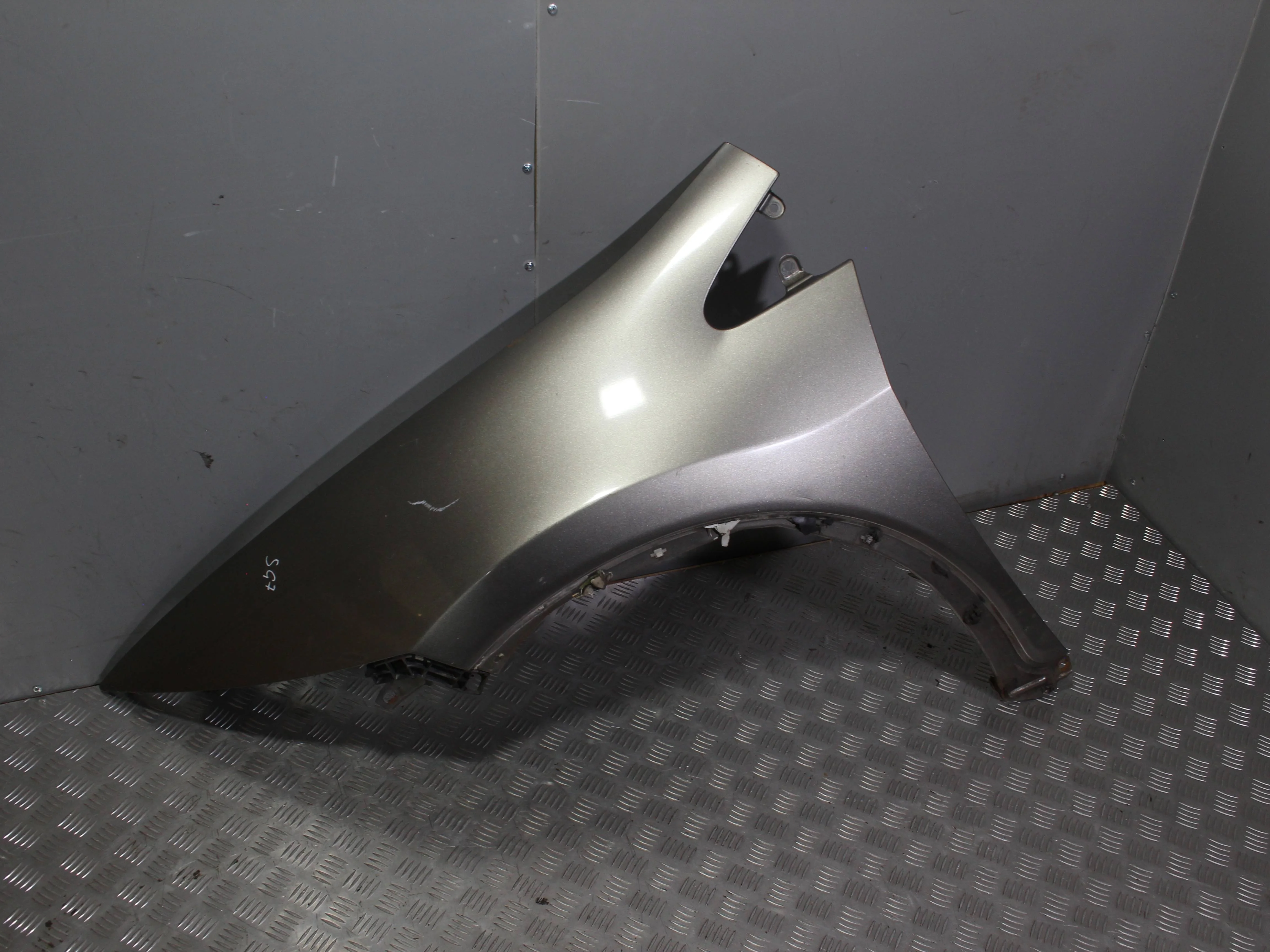 Крыло переднее левое HONDA Civic VIII (2005—2009)