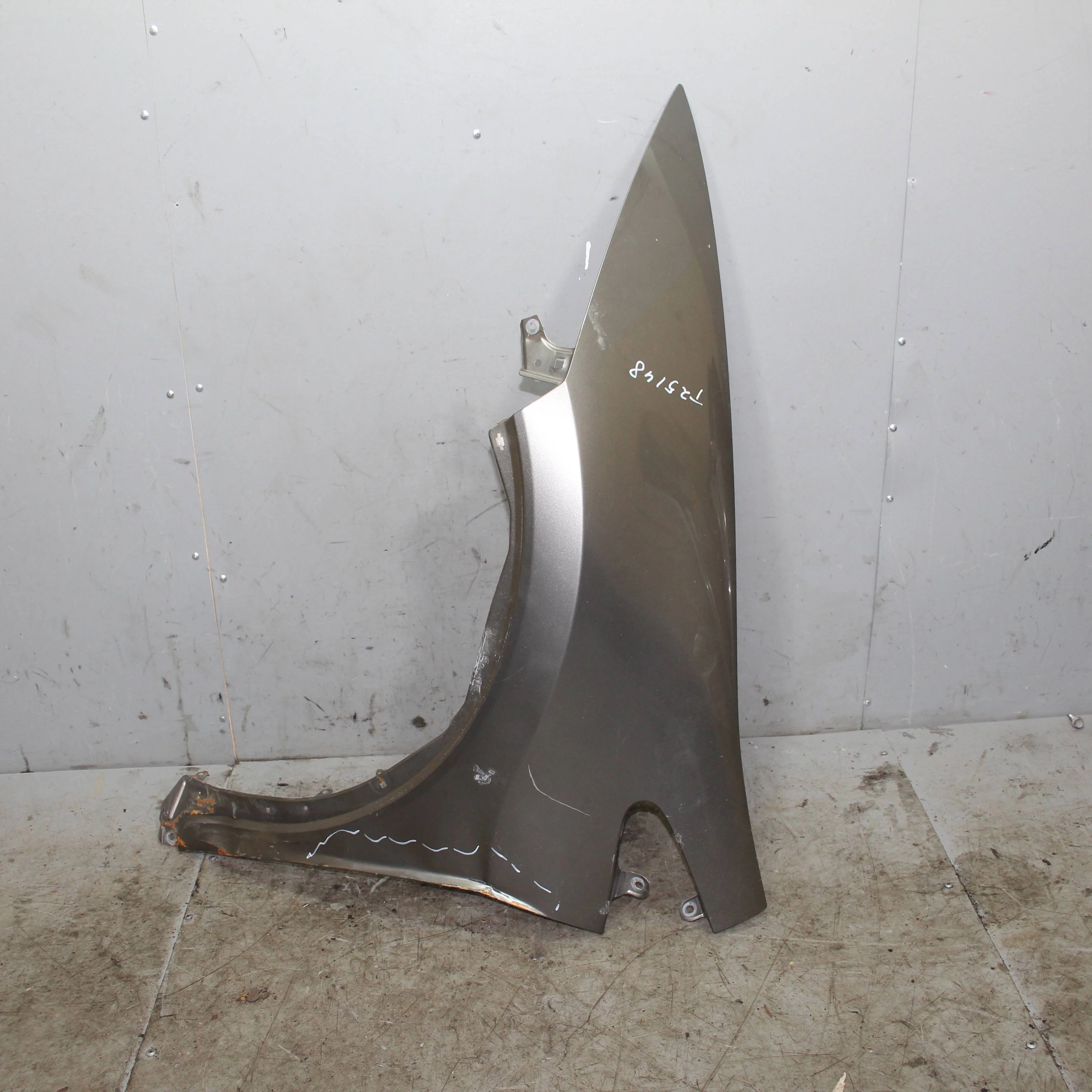 Крыло переднее левое HONDA Civic VIII (2005—2009)