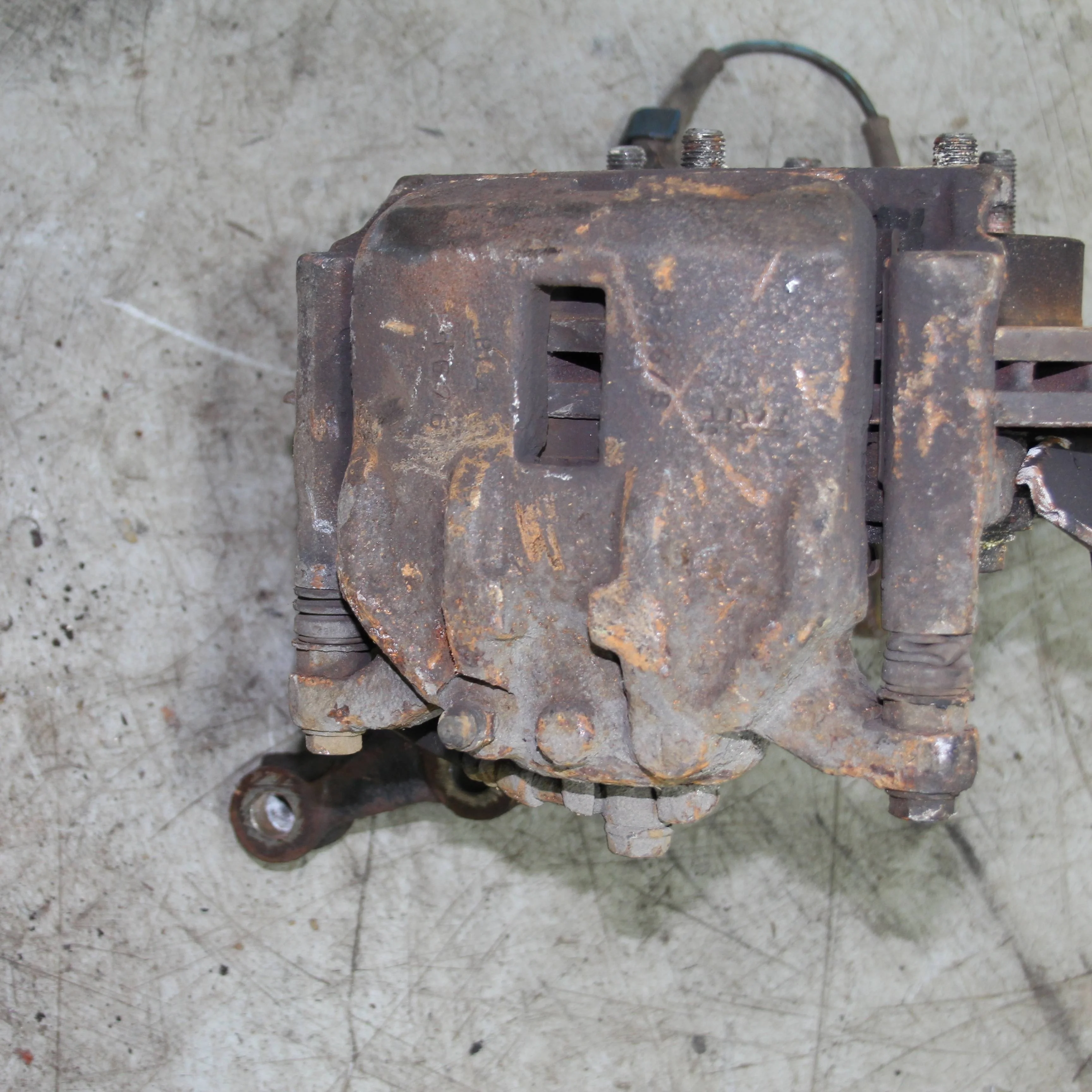 Суппорт передний левый HONDA Civic VIII (2005—200