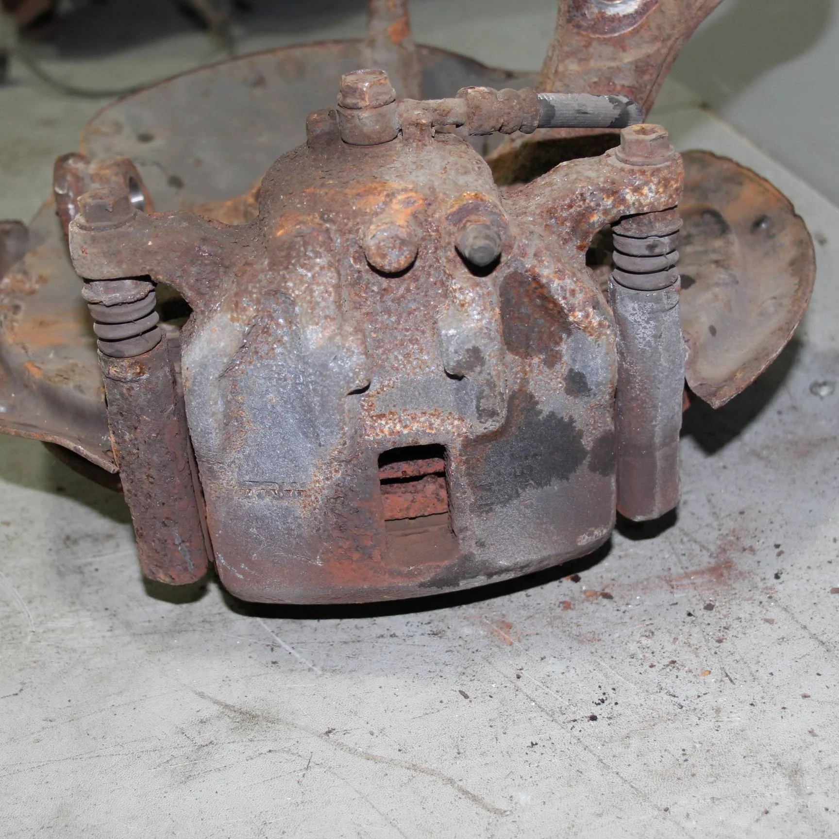 Суппорт передний левый HONDA Civic VIII (2005—200