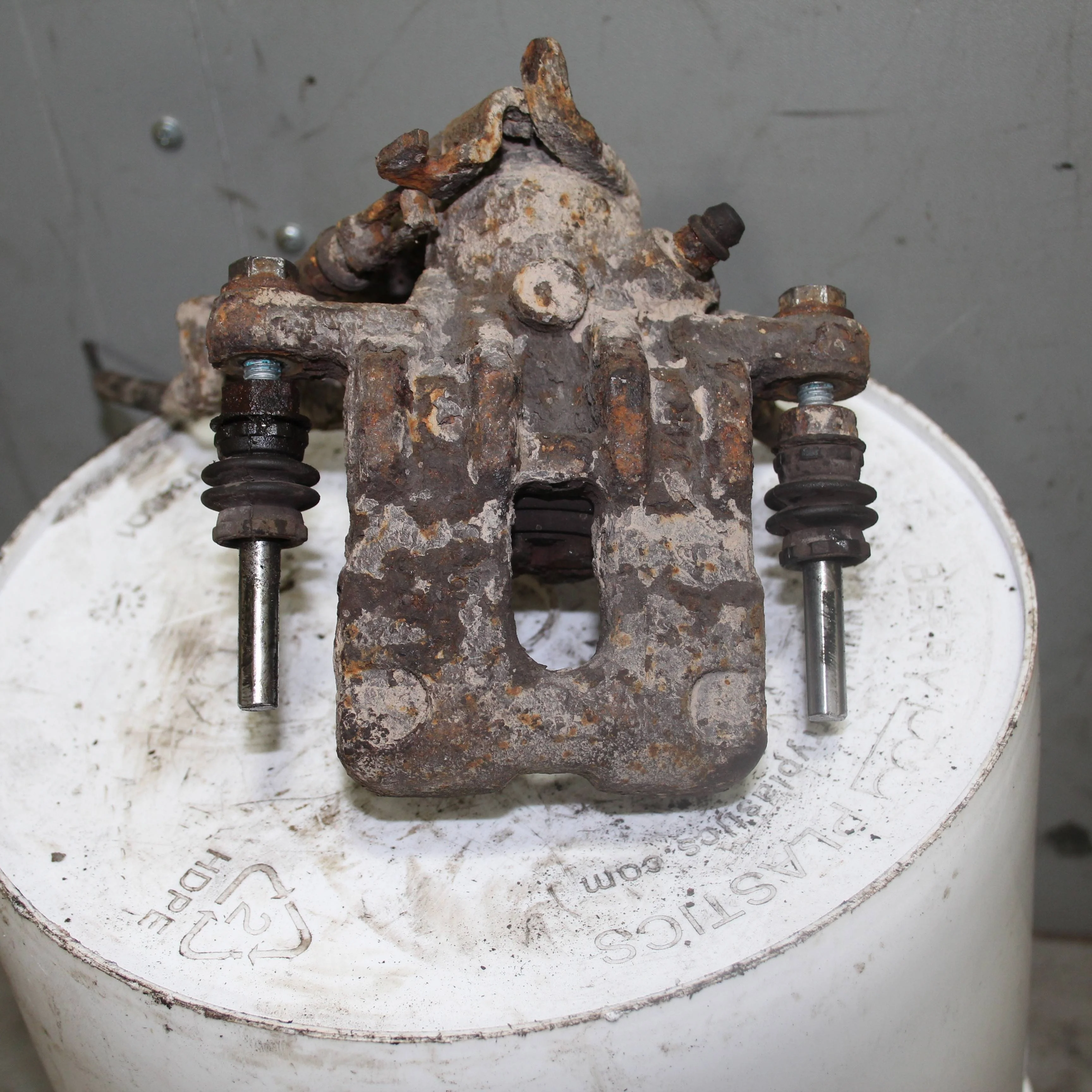 Суппорт задний правый HONDA Civic VIII (2005—2009)