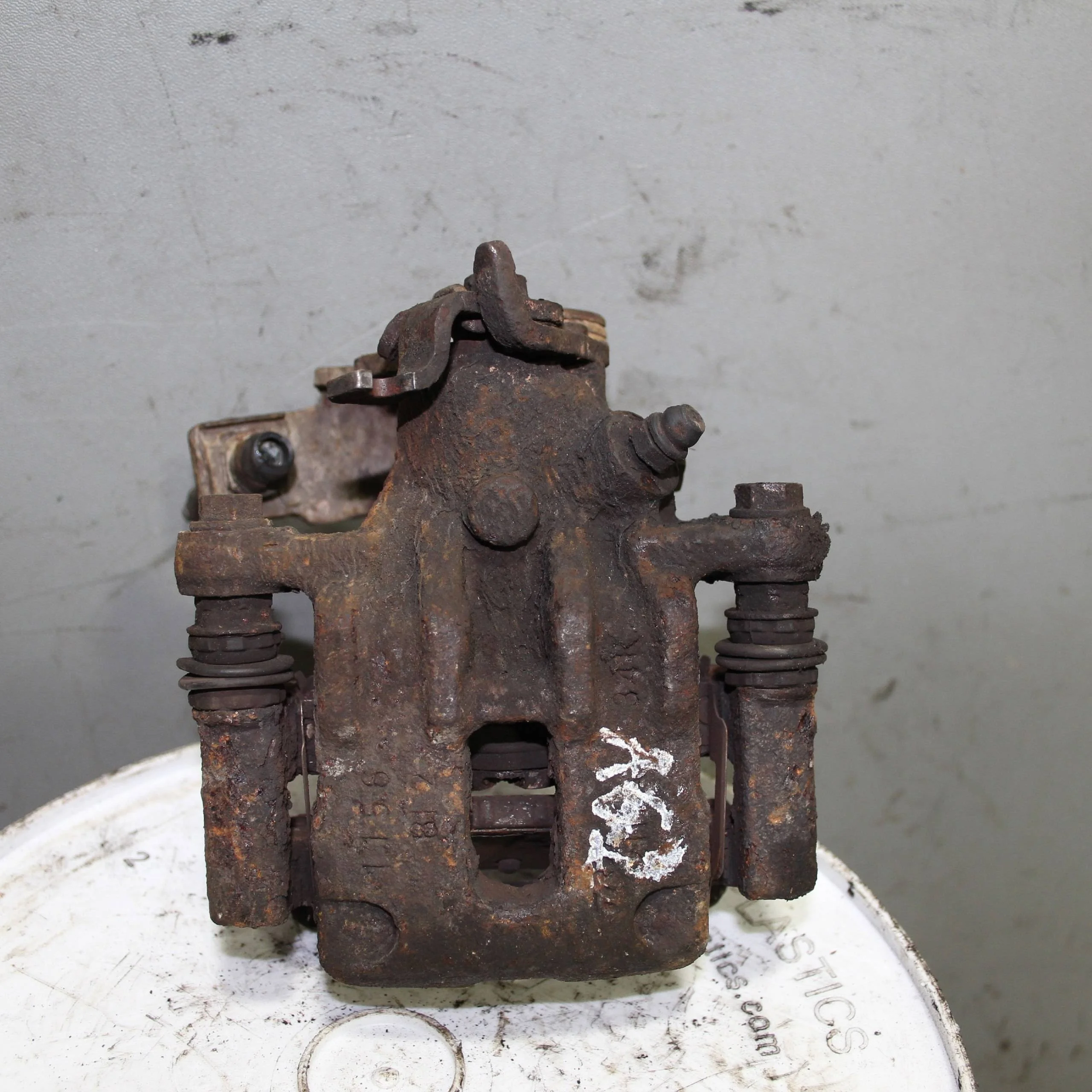 Суппорт задний правый HONDA Civic VIII (2005—2009)