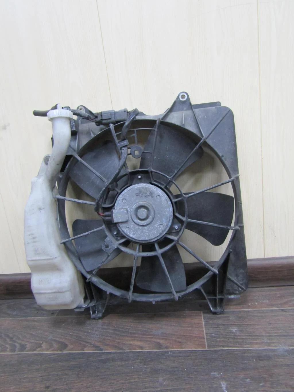 Диффузор с вентилятором (основной) HONDA Civic VI