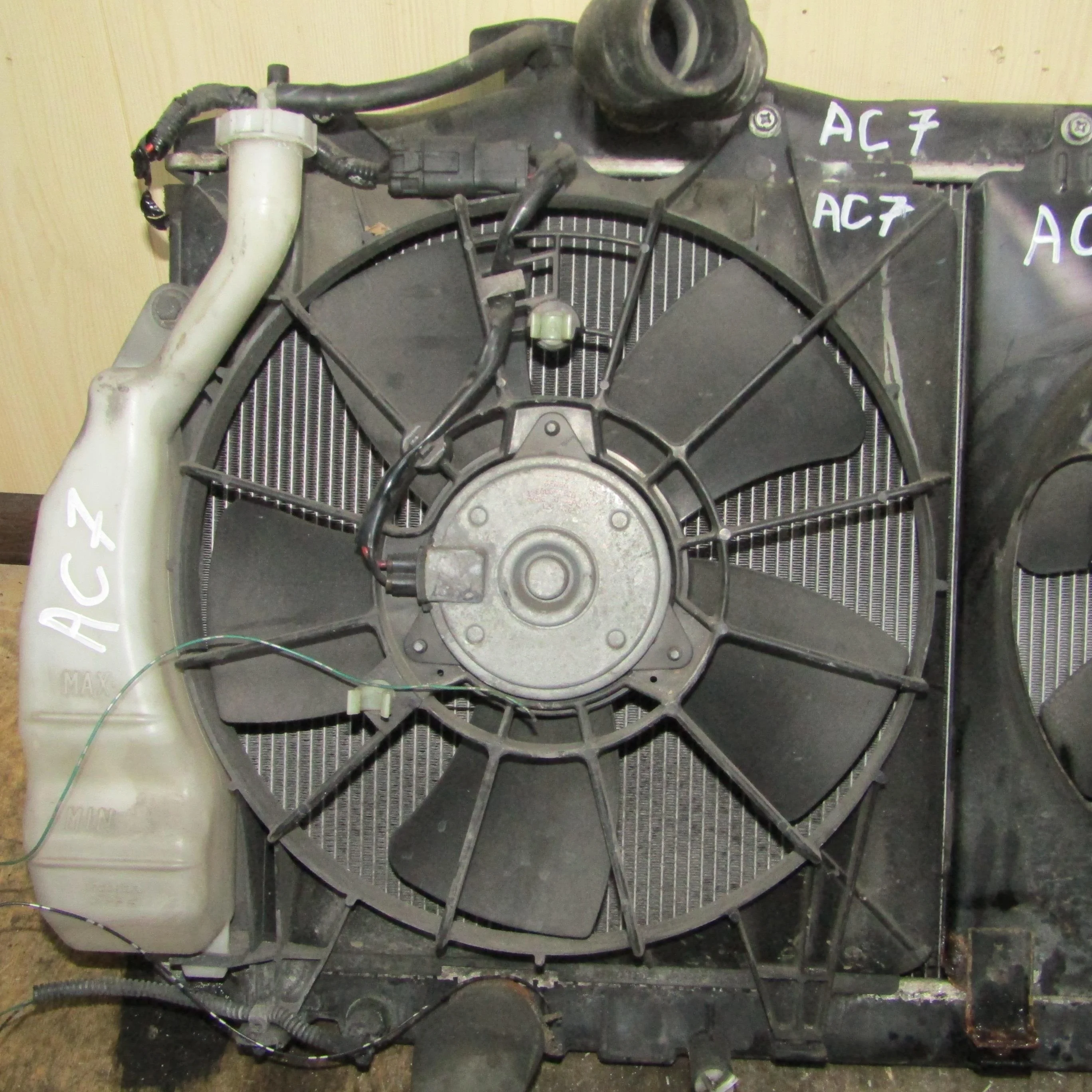 Диффузор с вентилятором (основной) HONDA Civic VI