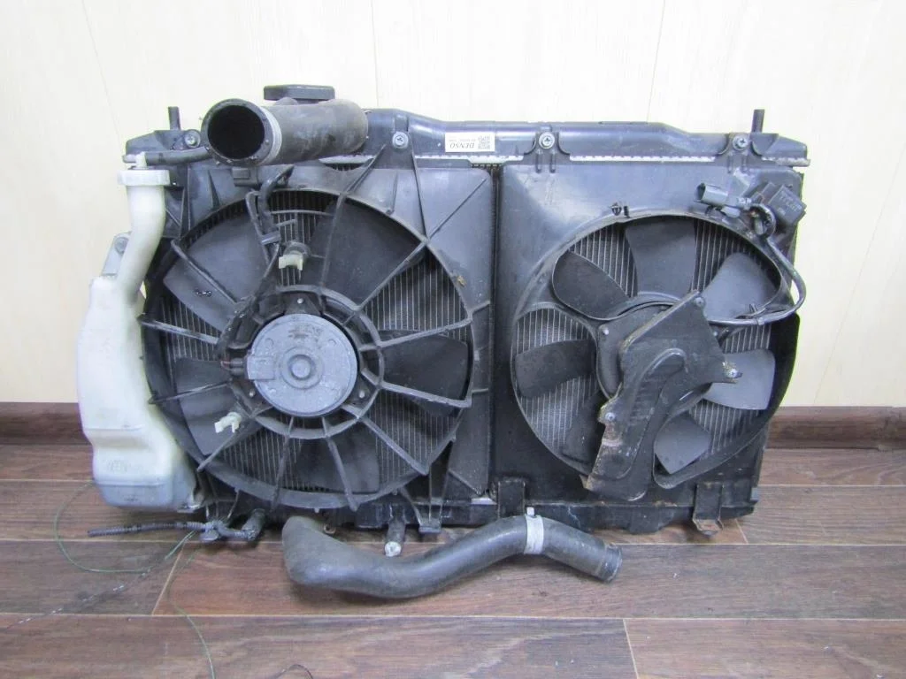 Диффузор с вентилятором (основной) HONDA Civic VI