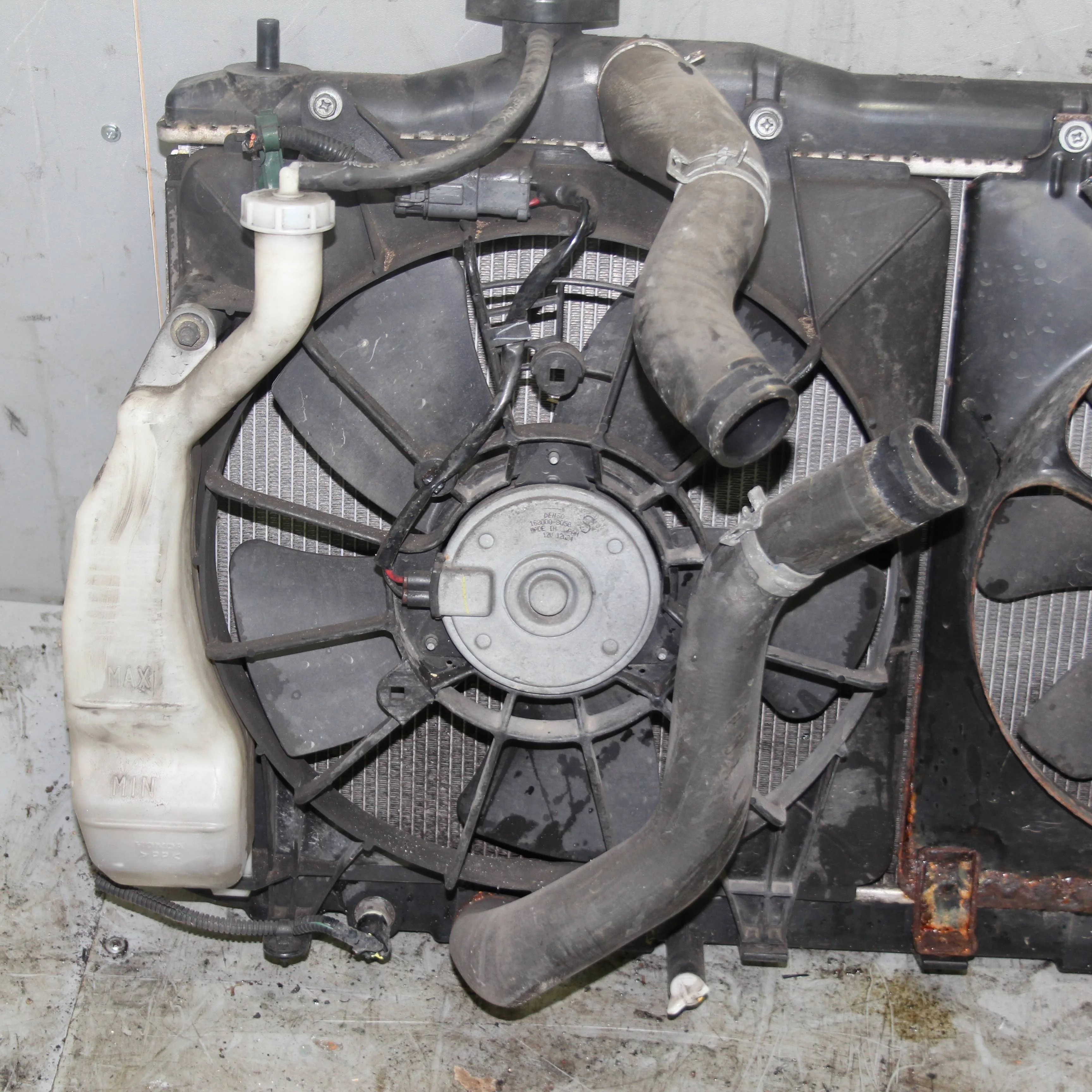 Диффузор с вентилятором (основной) HONDA Civic VI