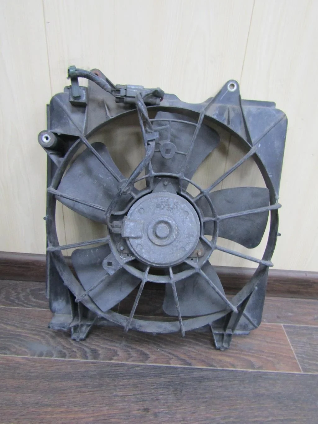 Диффузор с вентилятором (основной) HONDA Civic VI