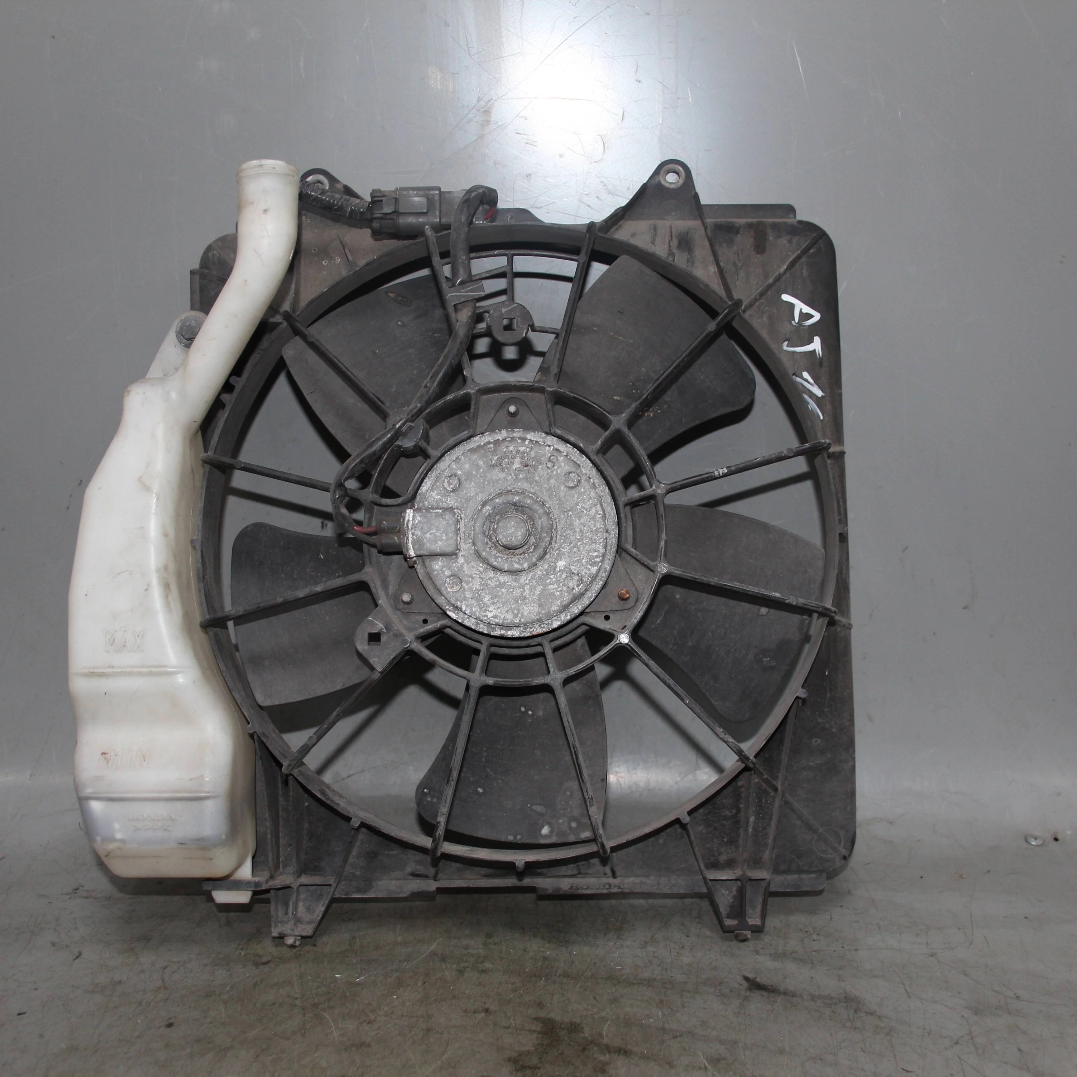 Диффузор с вентилятором (основной) HONDA Civic VI