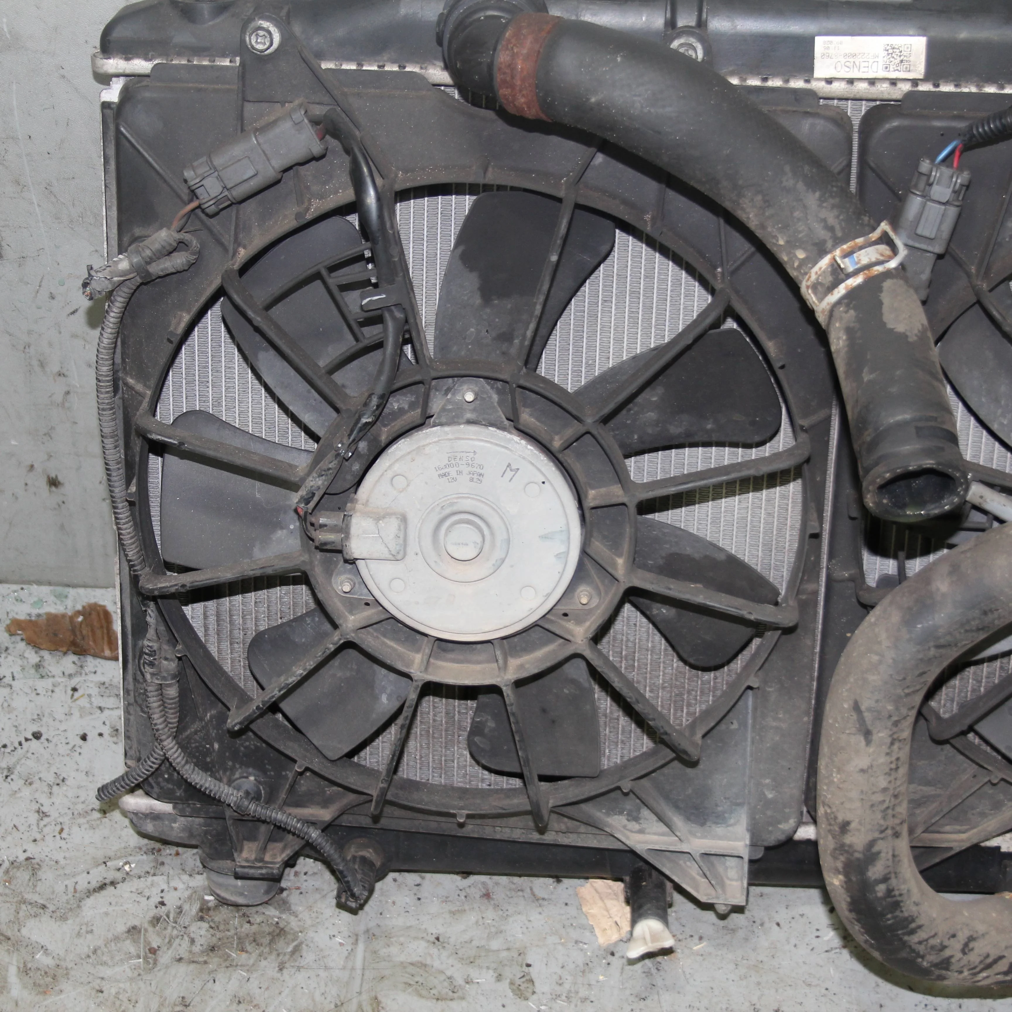 Диффузор с вентилятором (основной) HONDA Civic VI