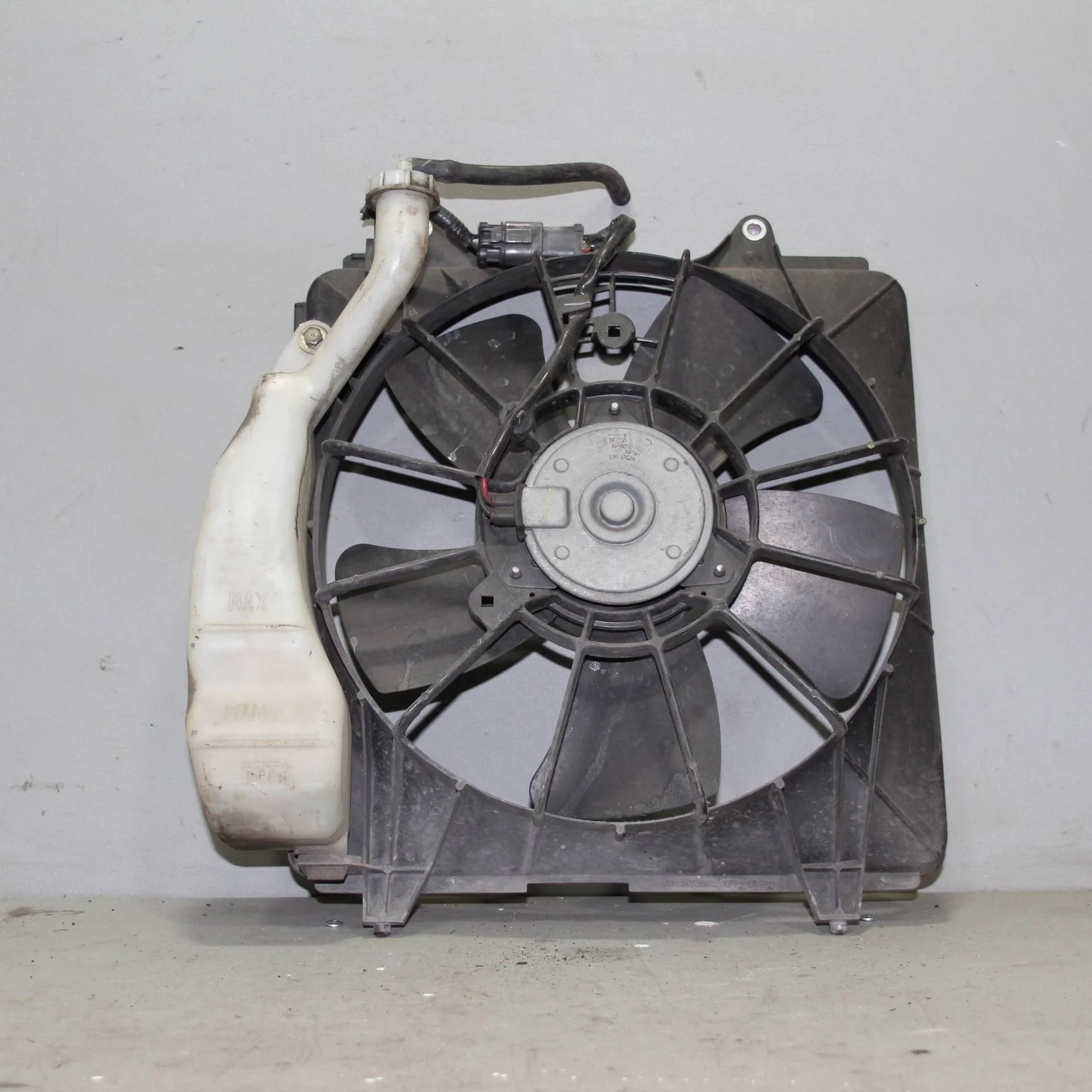 Диффузор с вентилятором (основной) HONDA Civic VI