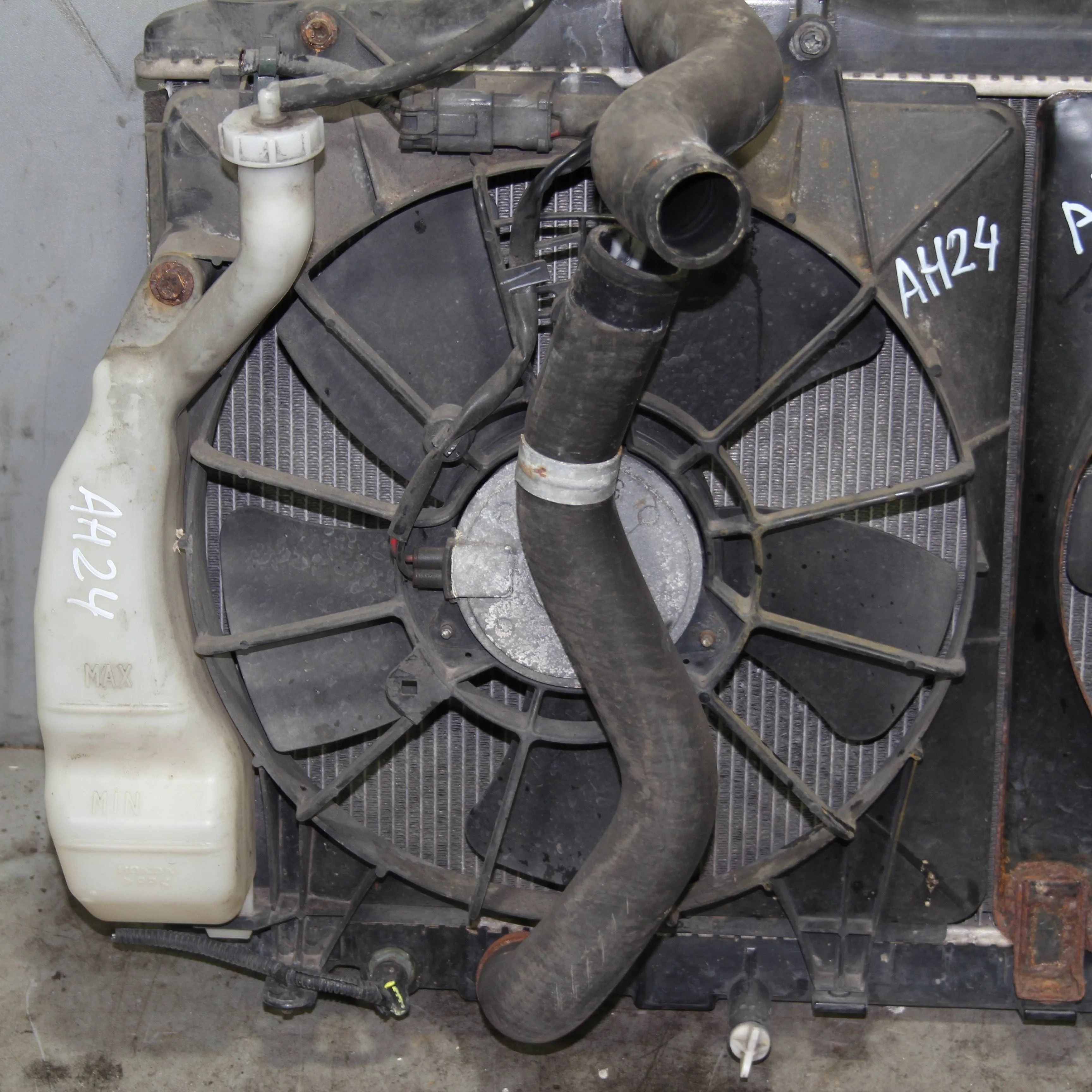 Диффузор с вентилятором (основной) HONDA Civic VI