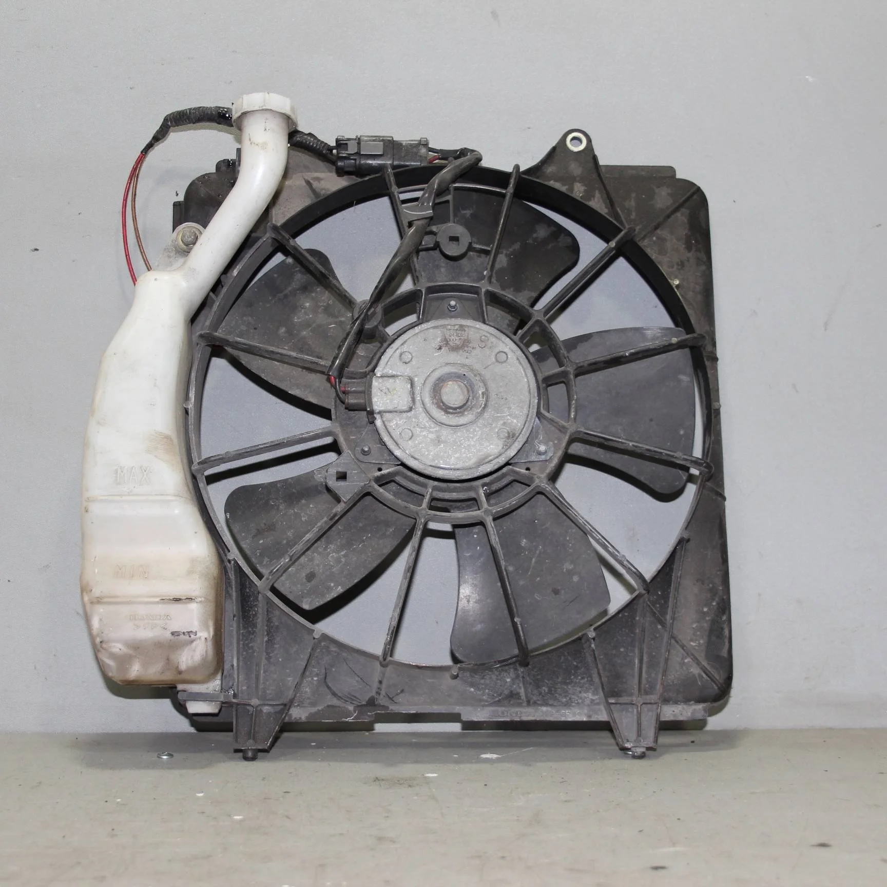 Диффузор с вентилятором (основной) HONDA Civic VI