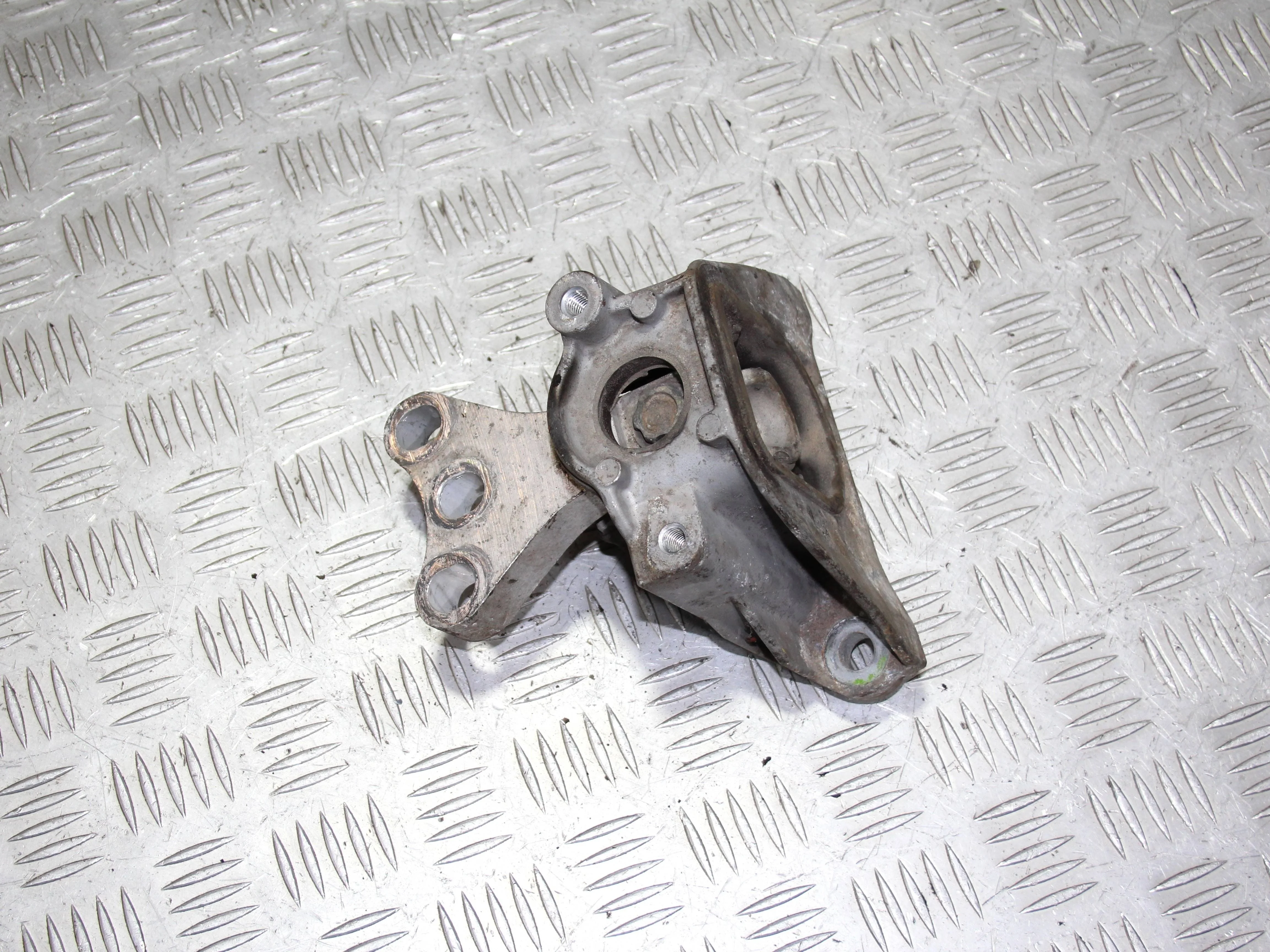 Опора КПП левая HONDA Civic VIII (2005—2009)