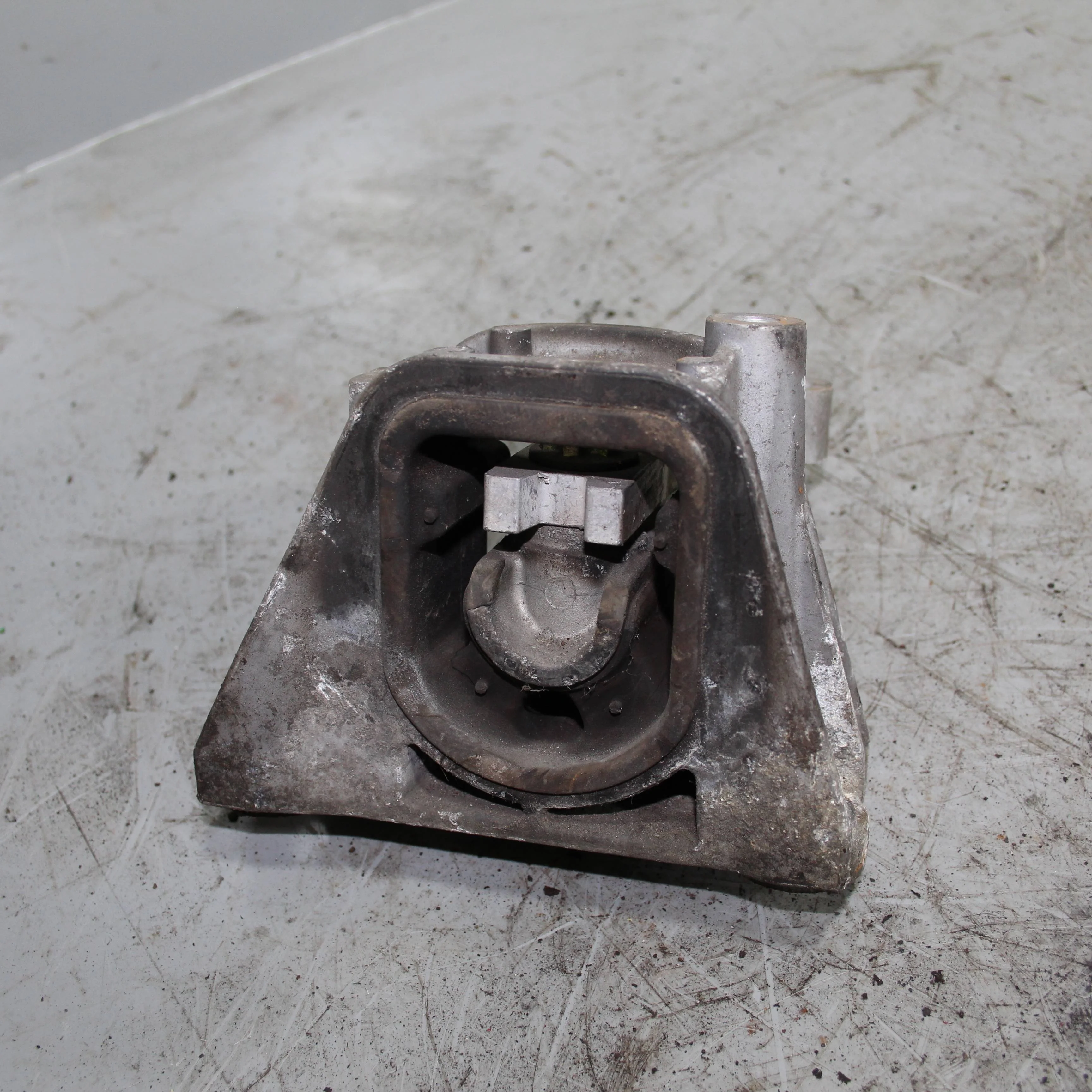 Опора КПП левая HONDA Civic VIII (2005—2009)