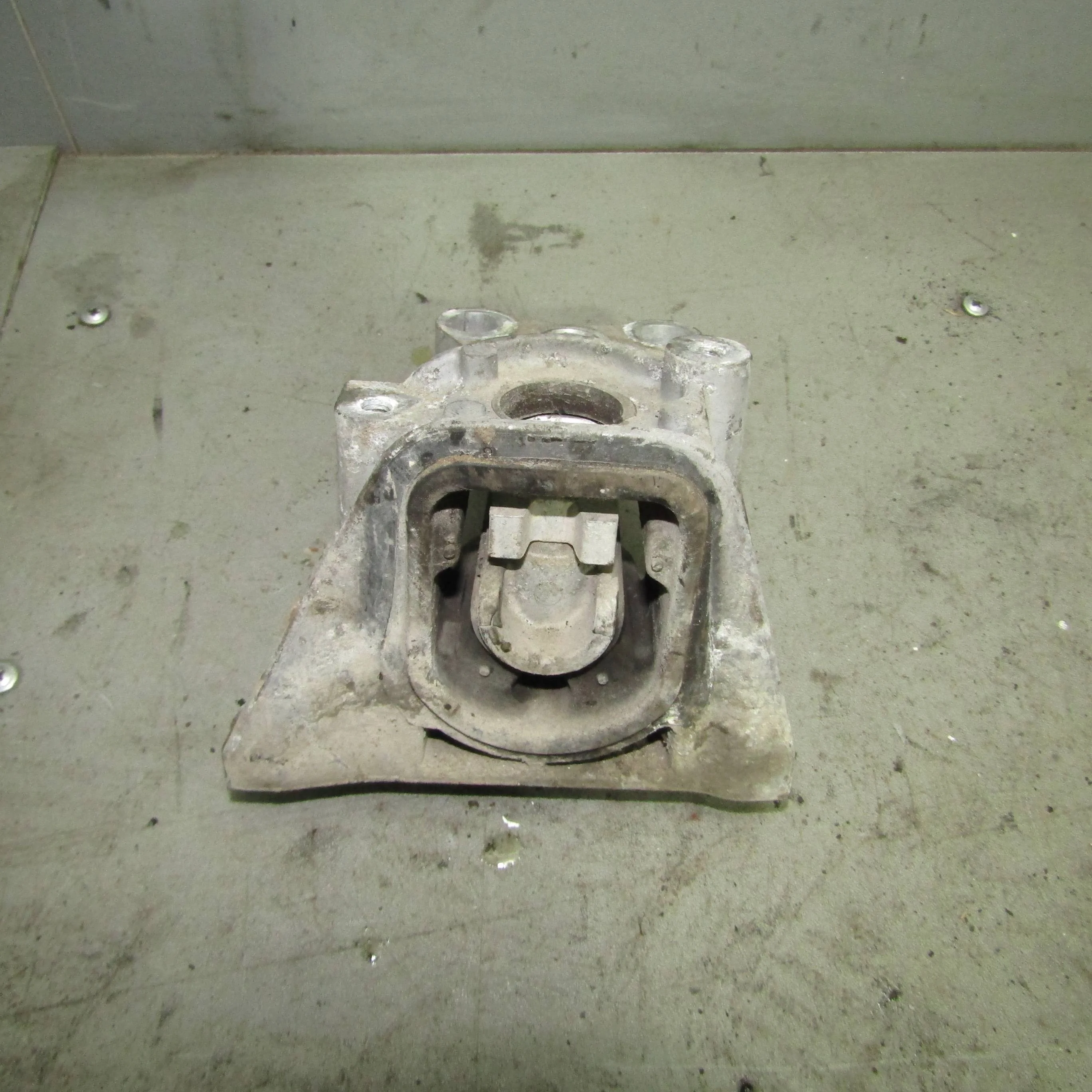 Опора КПП левая HONDA Civic VIII (2005—2009)