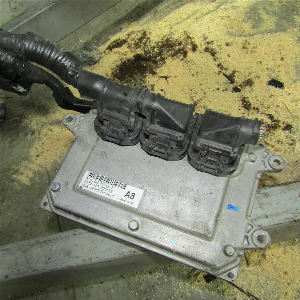 Блок управления двигателем HONDA Civic VIII (2005