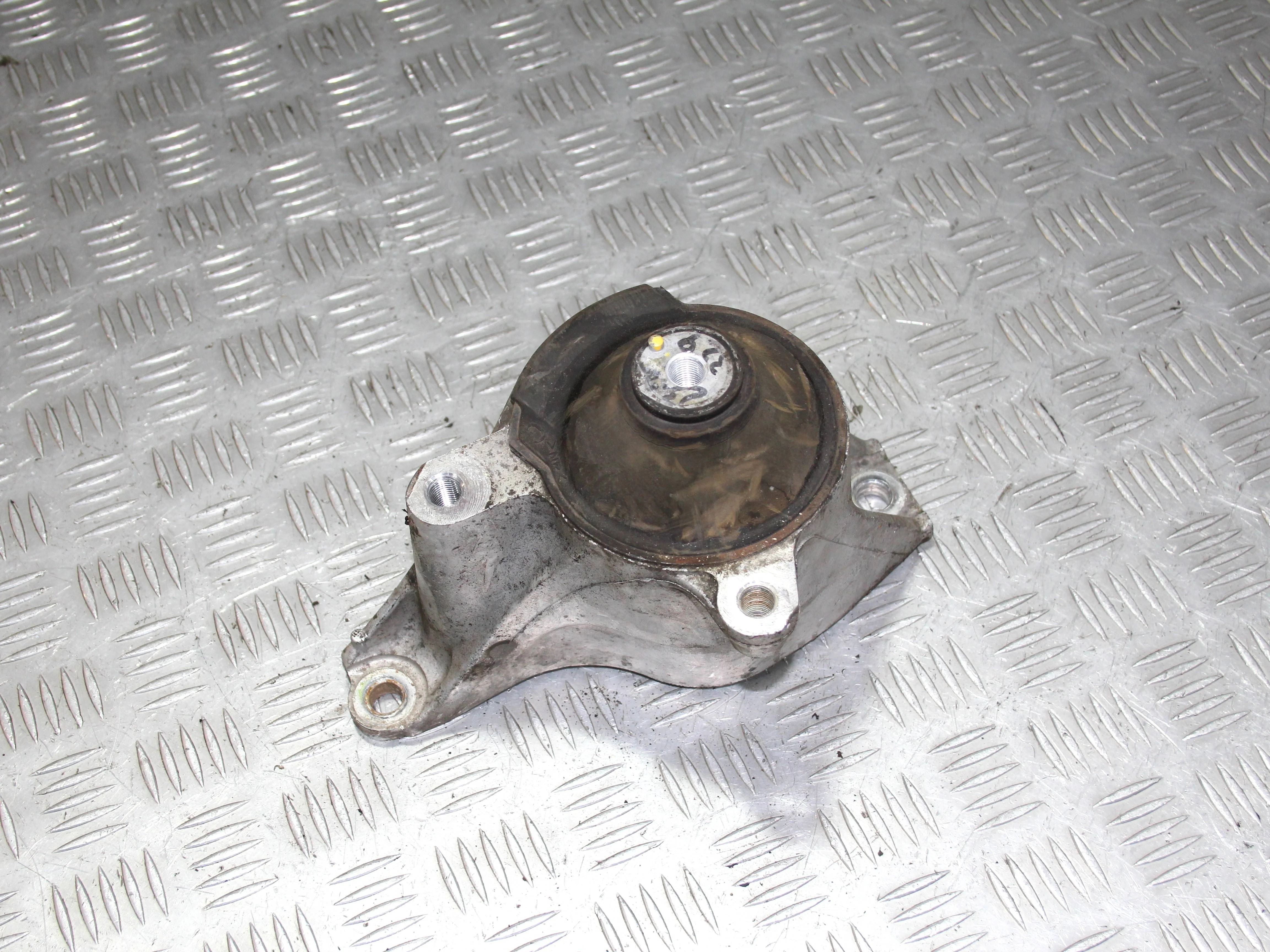 Опора двигателя правая HONDA Civic VIII (2005—200