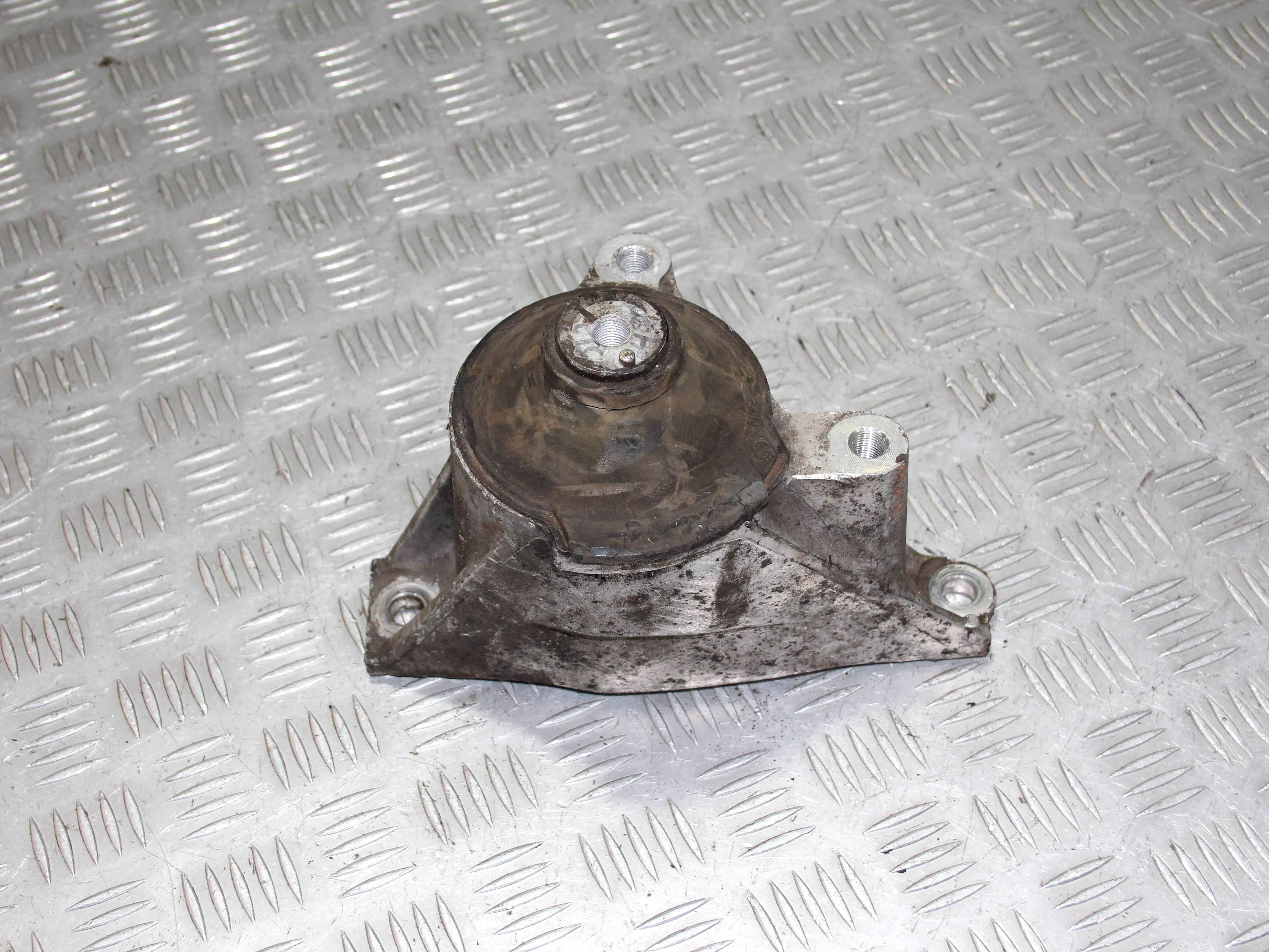 Опора двигателя правая HONDA Civic VIII (2005—200