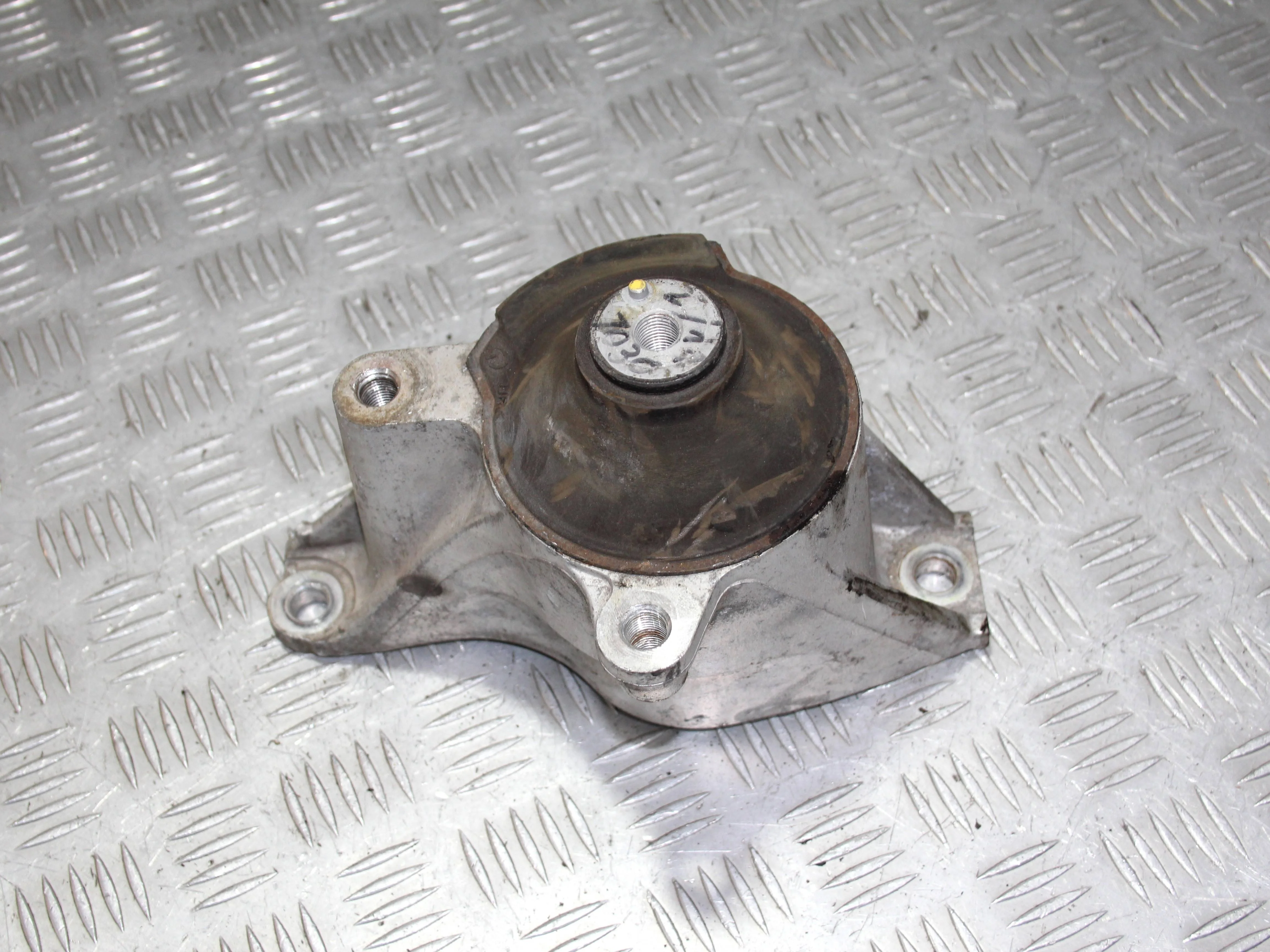 Опора двигателя правая HONDA Civic VIII (2005—200