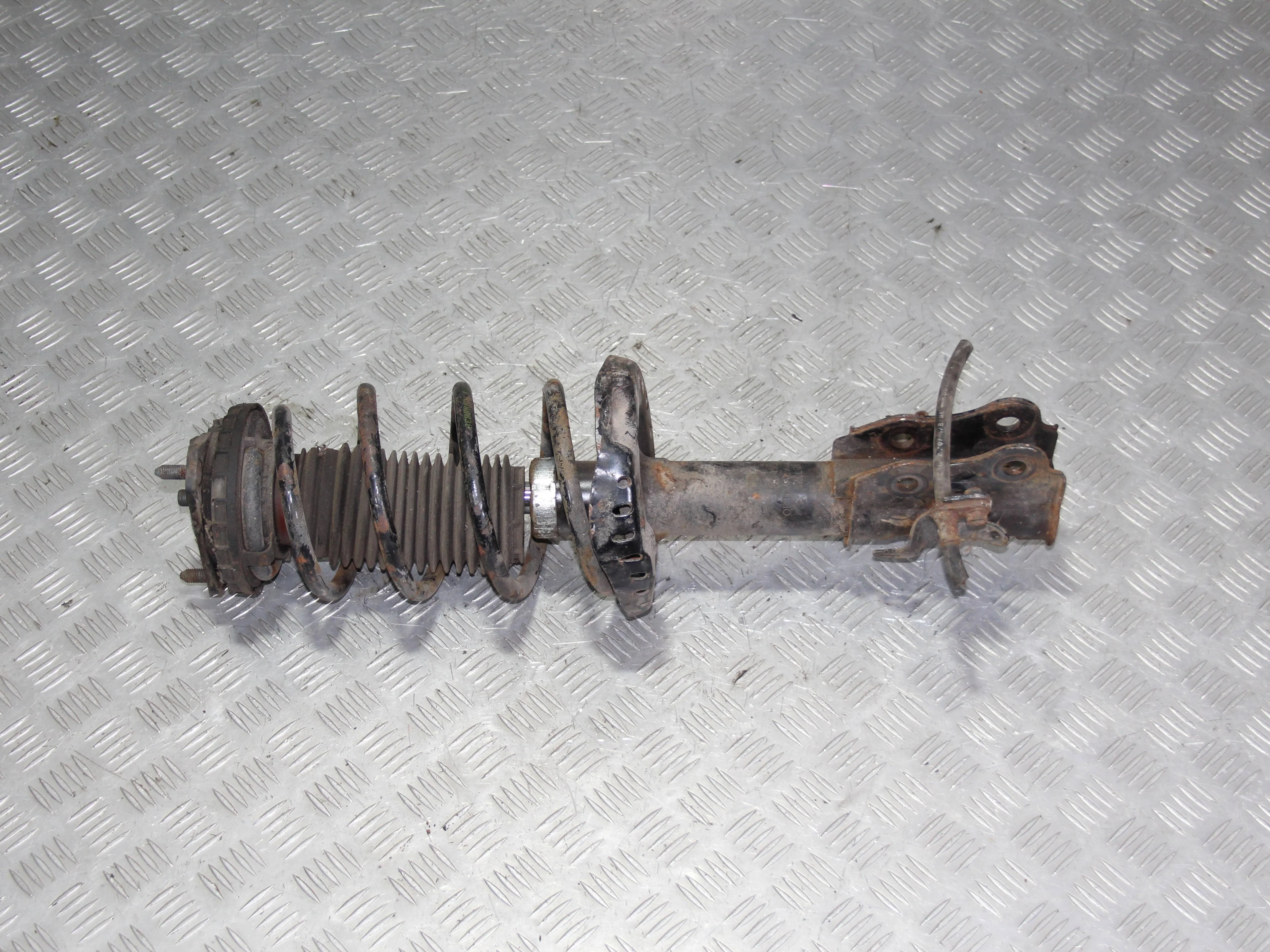 Амортизатор передний правый HONDA Civic VIII (200