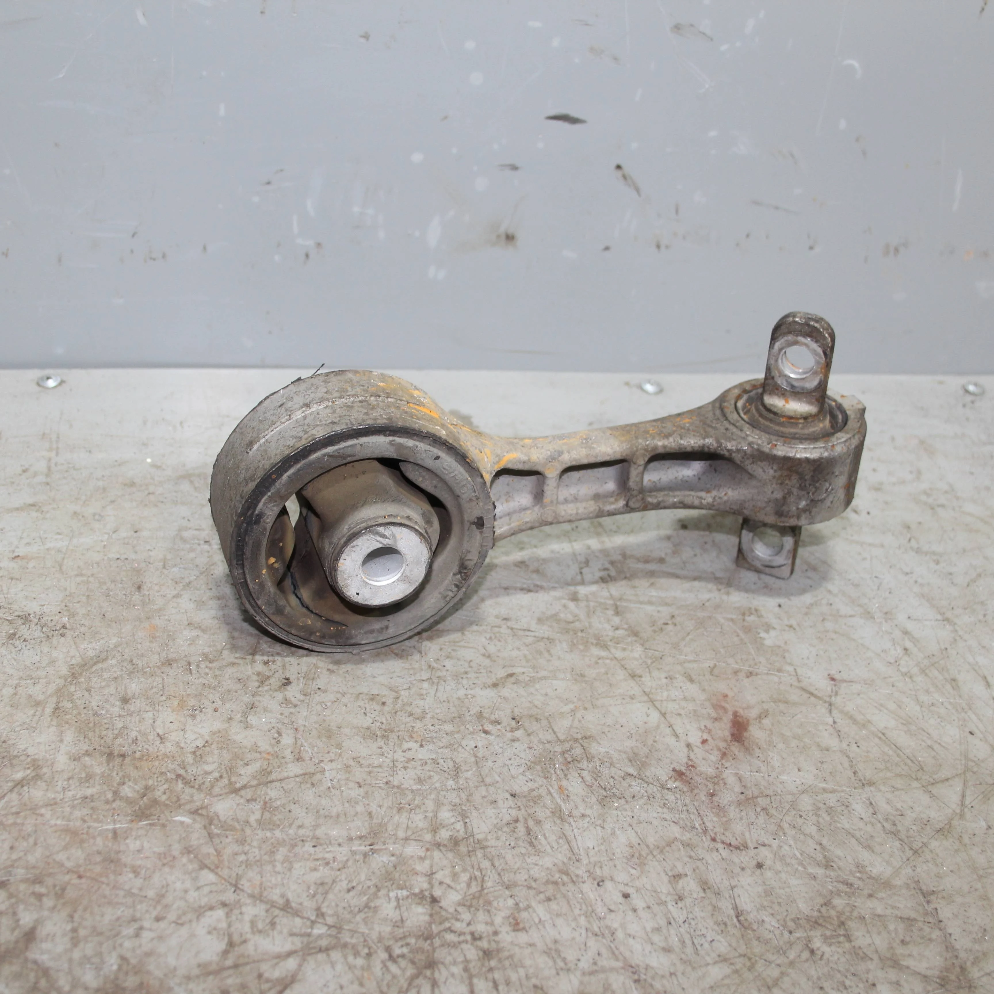 Опора двигателя нижняя HONDA Civic VIII (2005—200