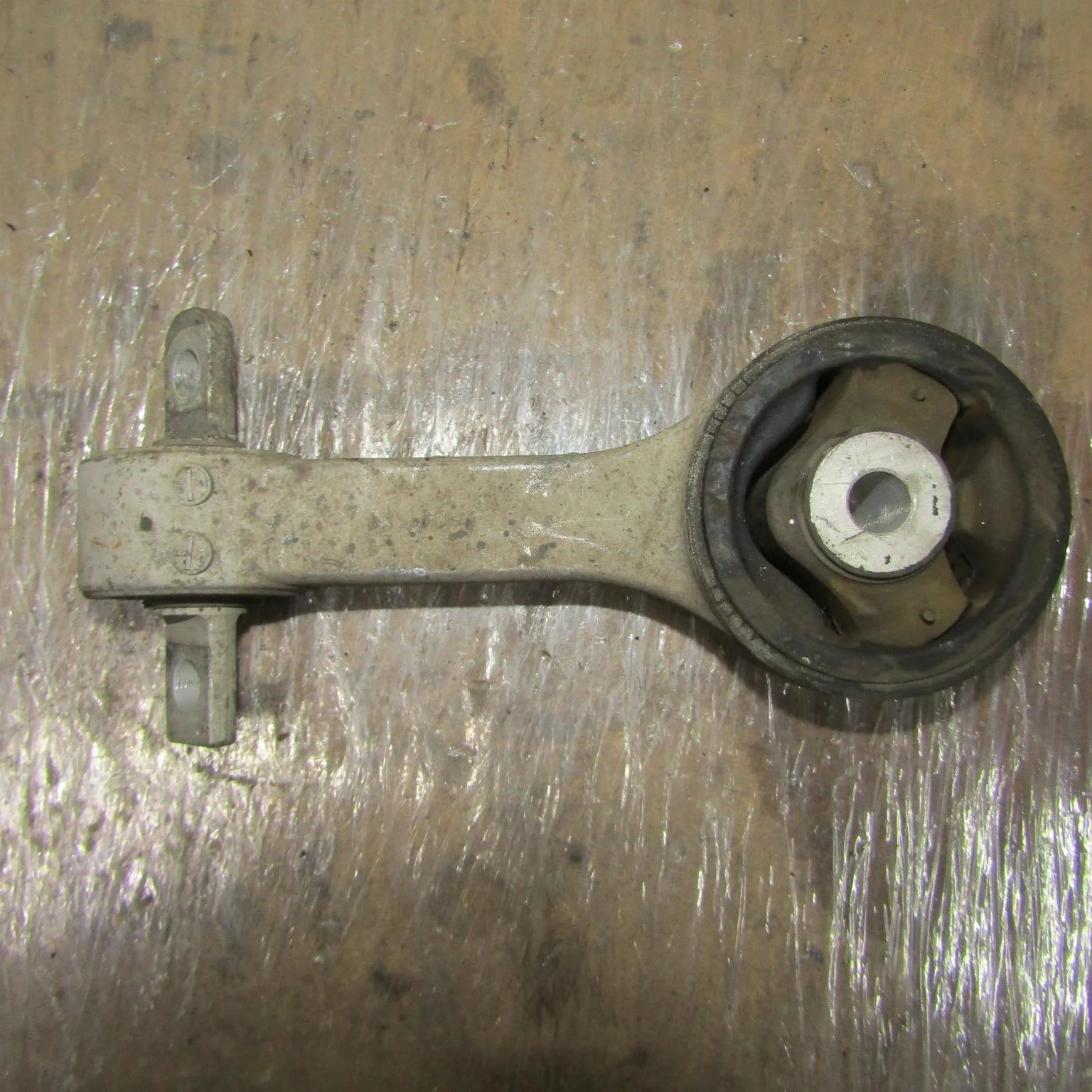 Опора двигателя нижняя HONDA Civic VIII (2005—200