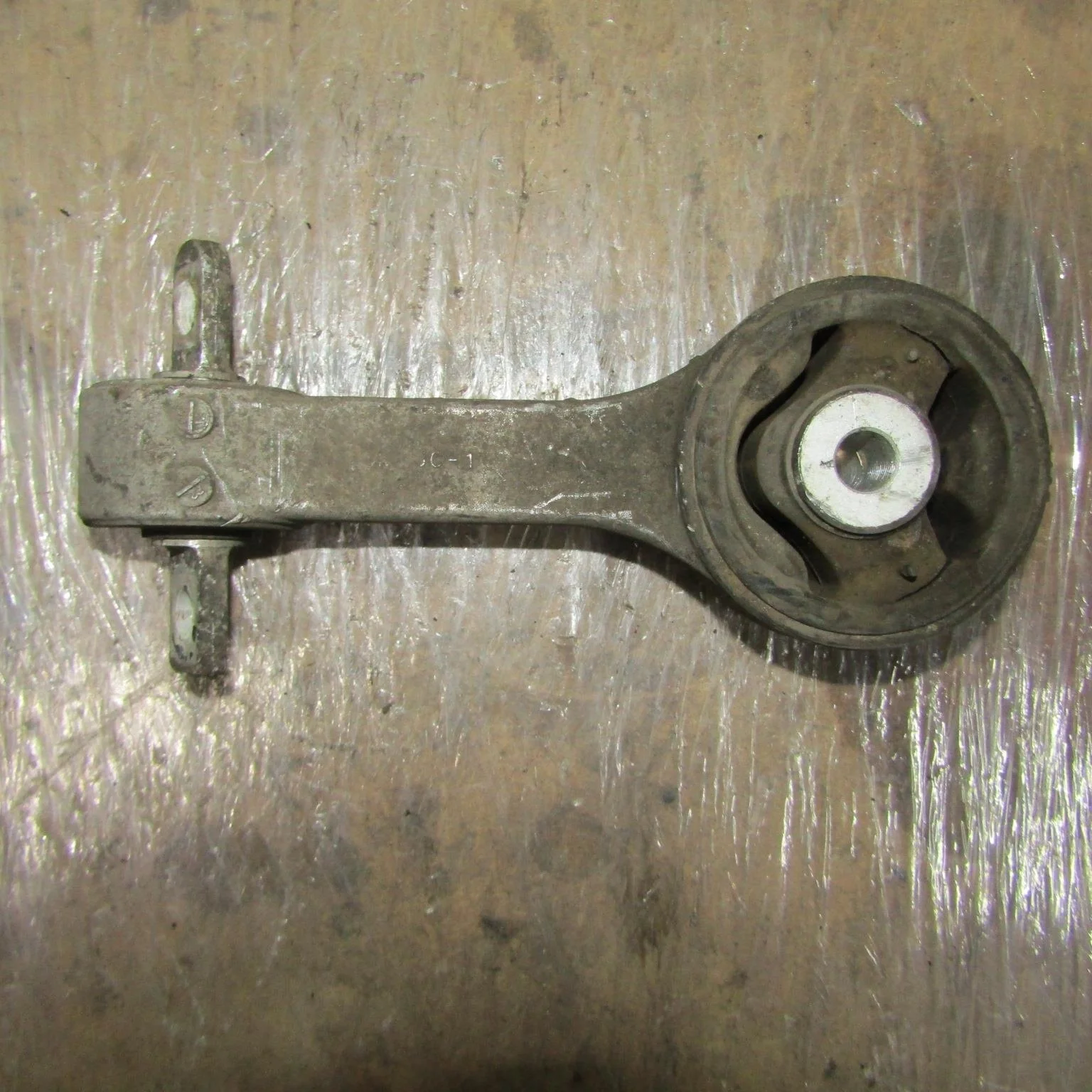 Опора двигателя нижняя HONDA Civic VIII (2005—200