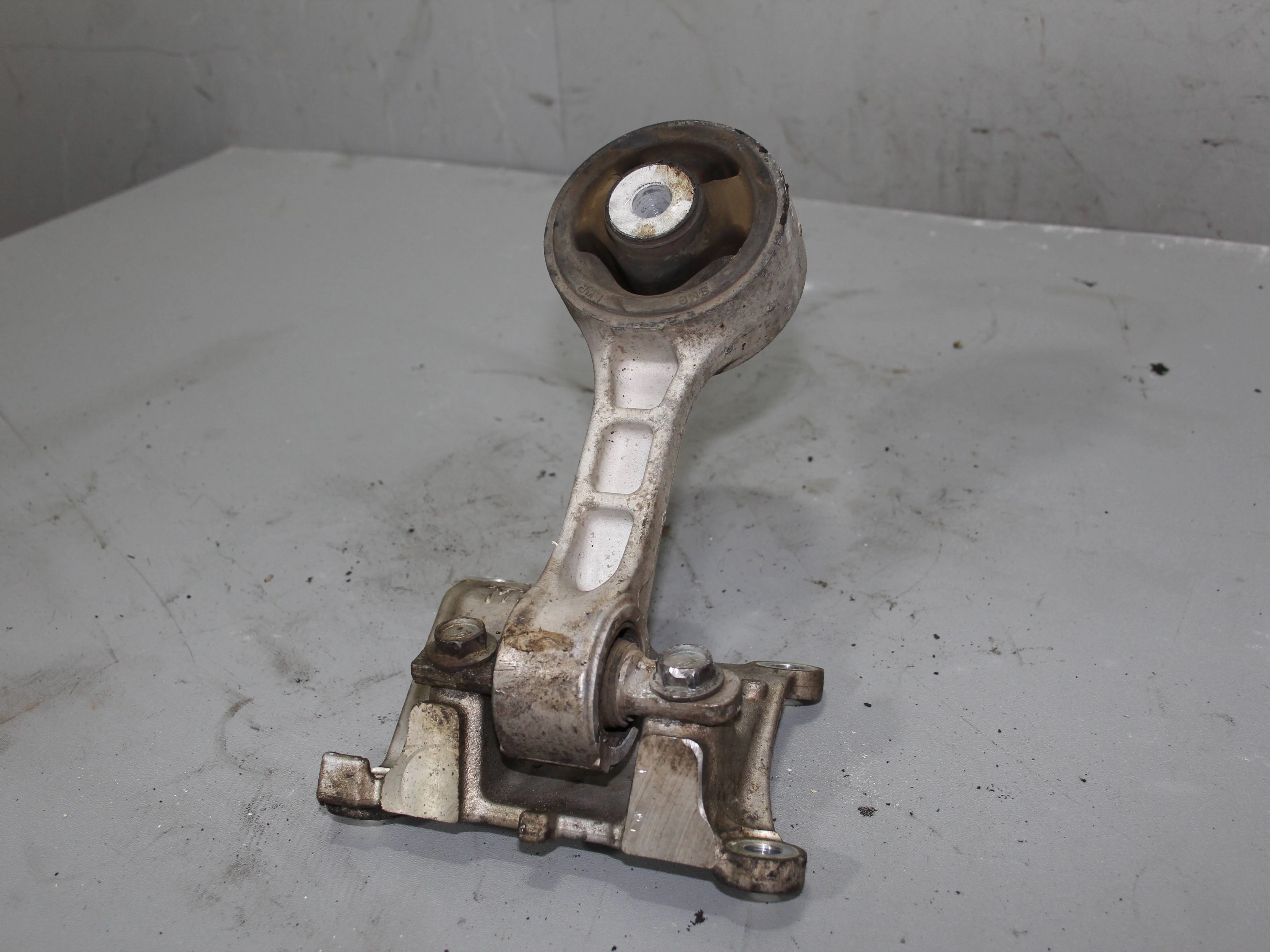 Опора двигателя нижняя HONDA Civic VIII (2005—200