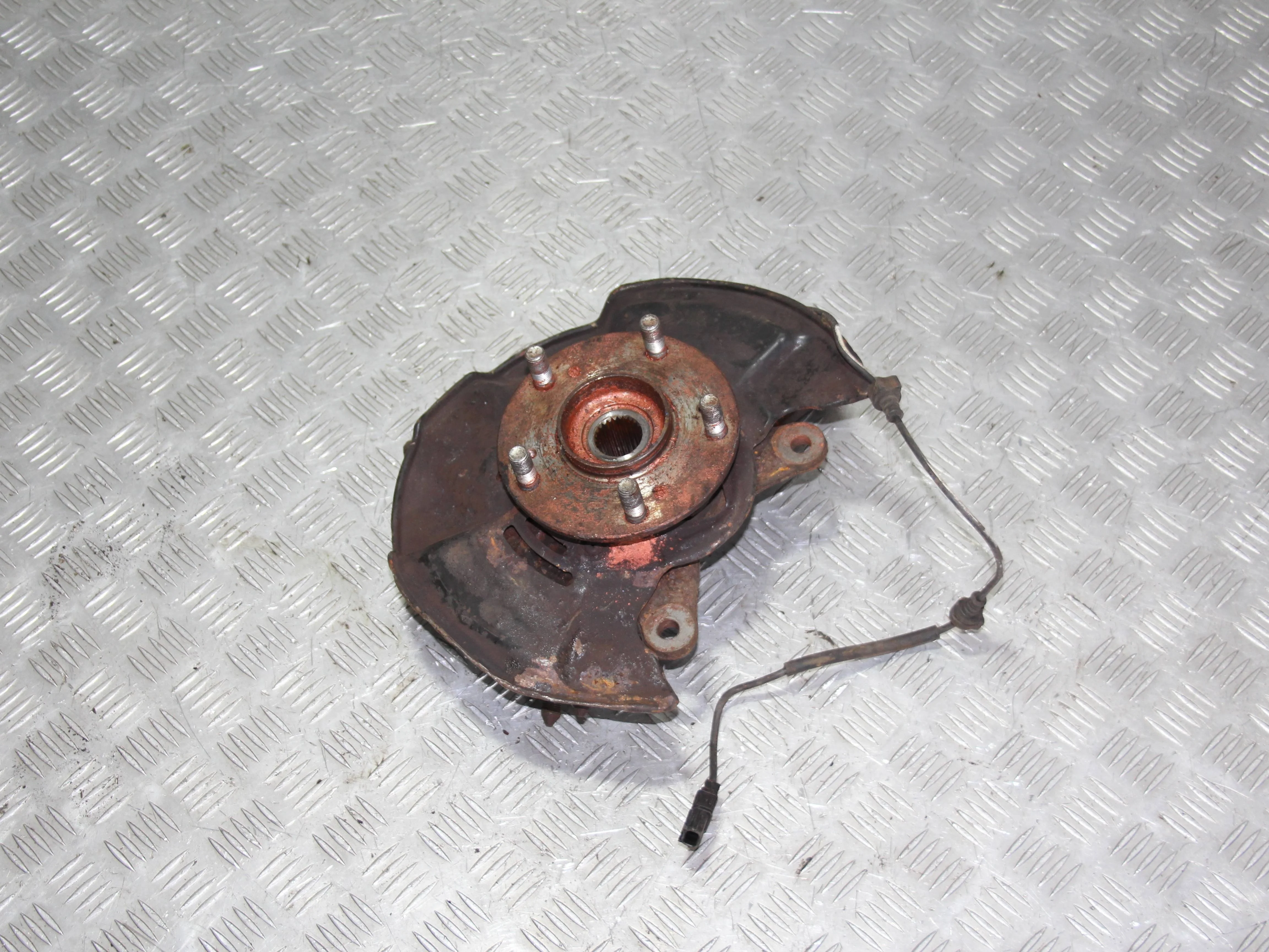 Кулак поворотный передний левый HONDA Civic VIII