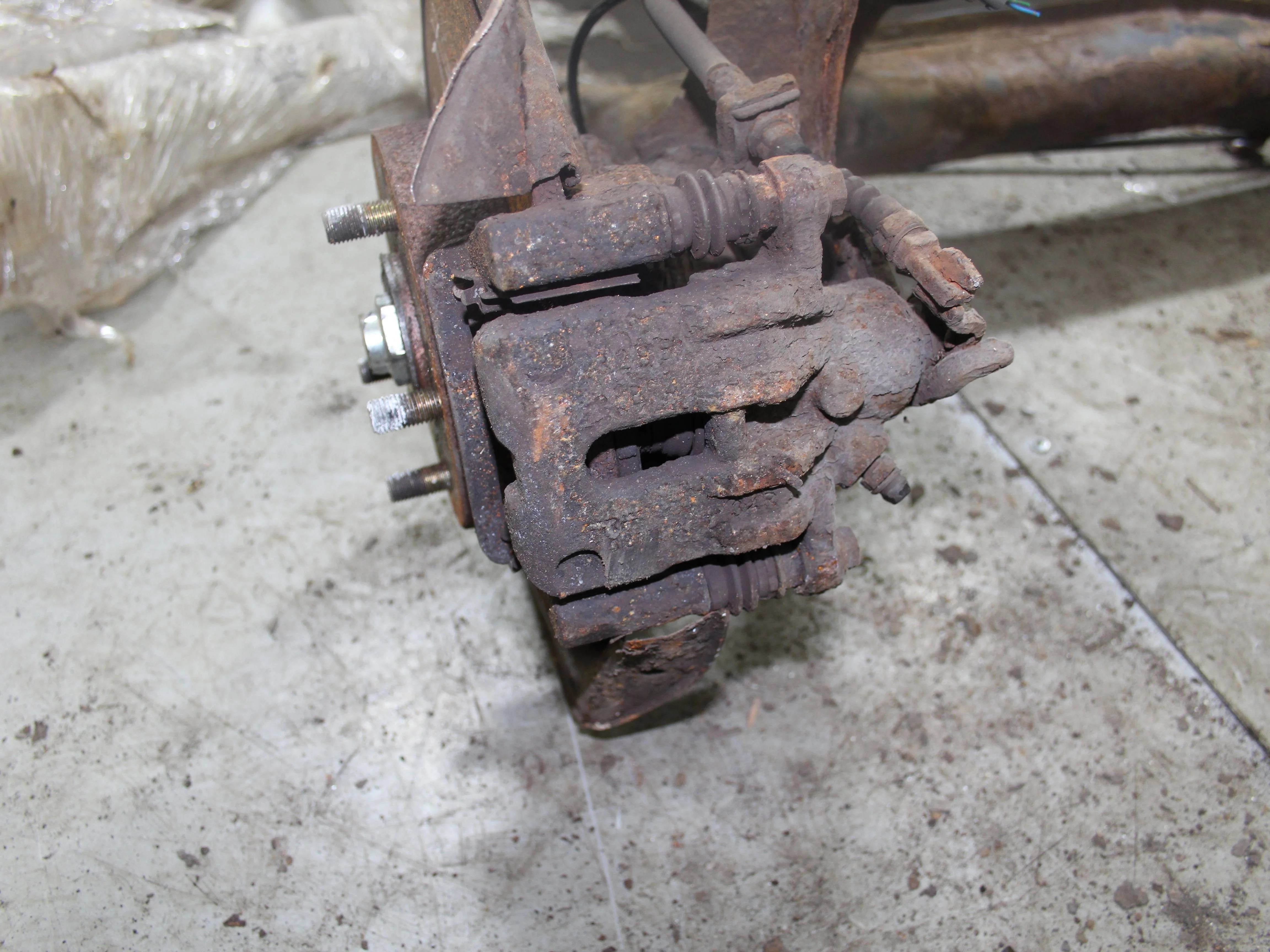 Суппорт задний левый HONDA Civic VIII (2005—2009)