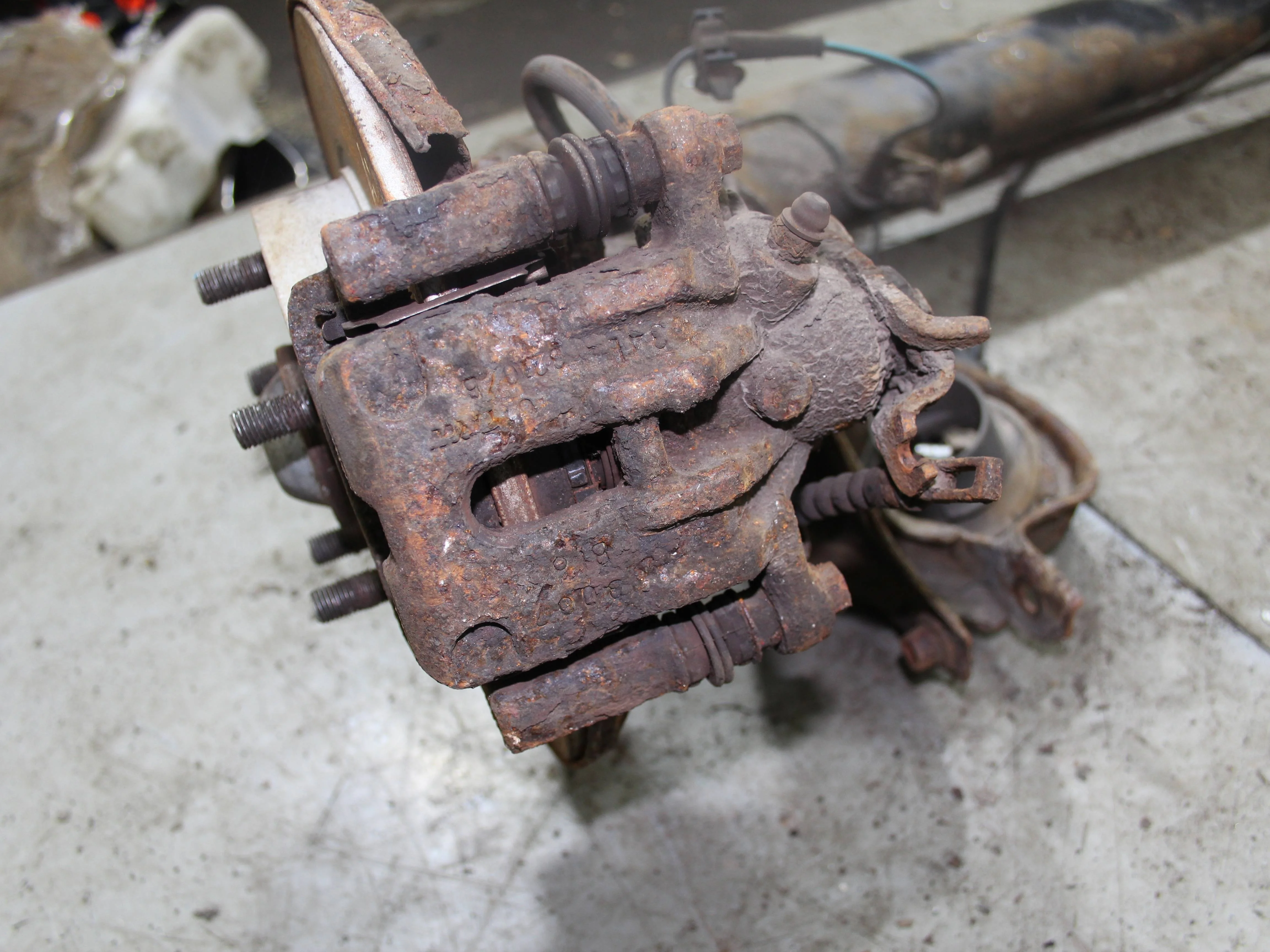 Суппорт задний левый HONDA Civic VIII (2005—2009)