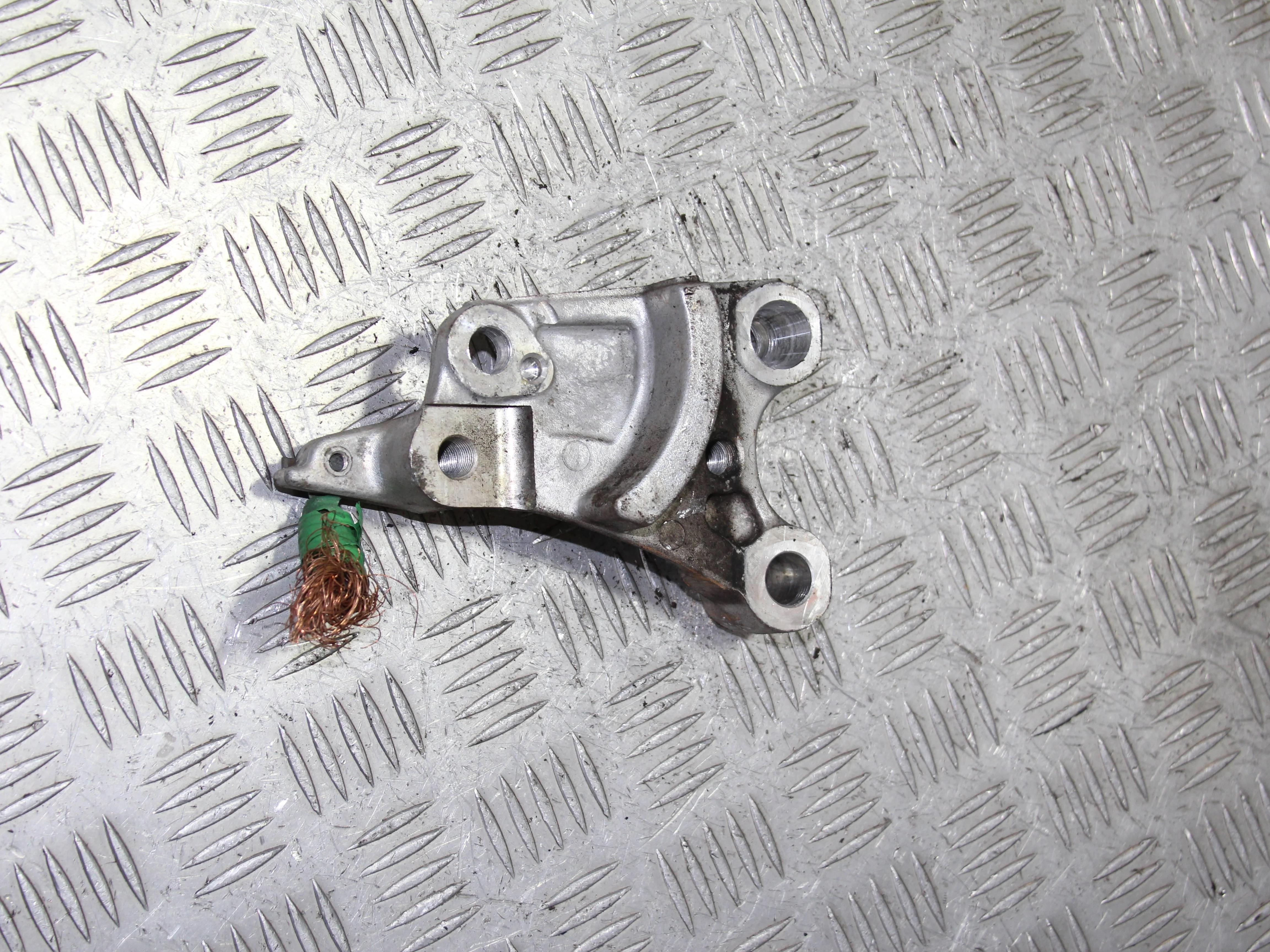 Кронштейн опоры двигателя HONDA Civic VIII (2005—