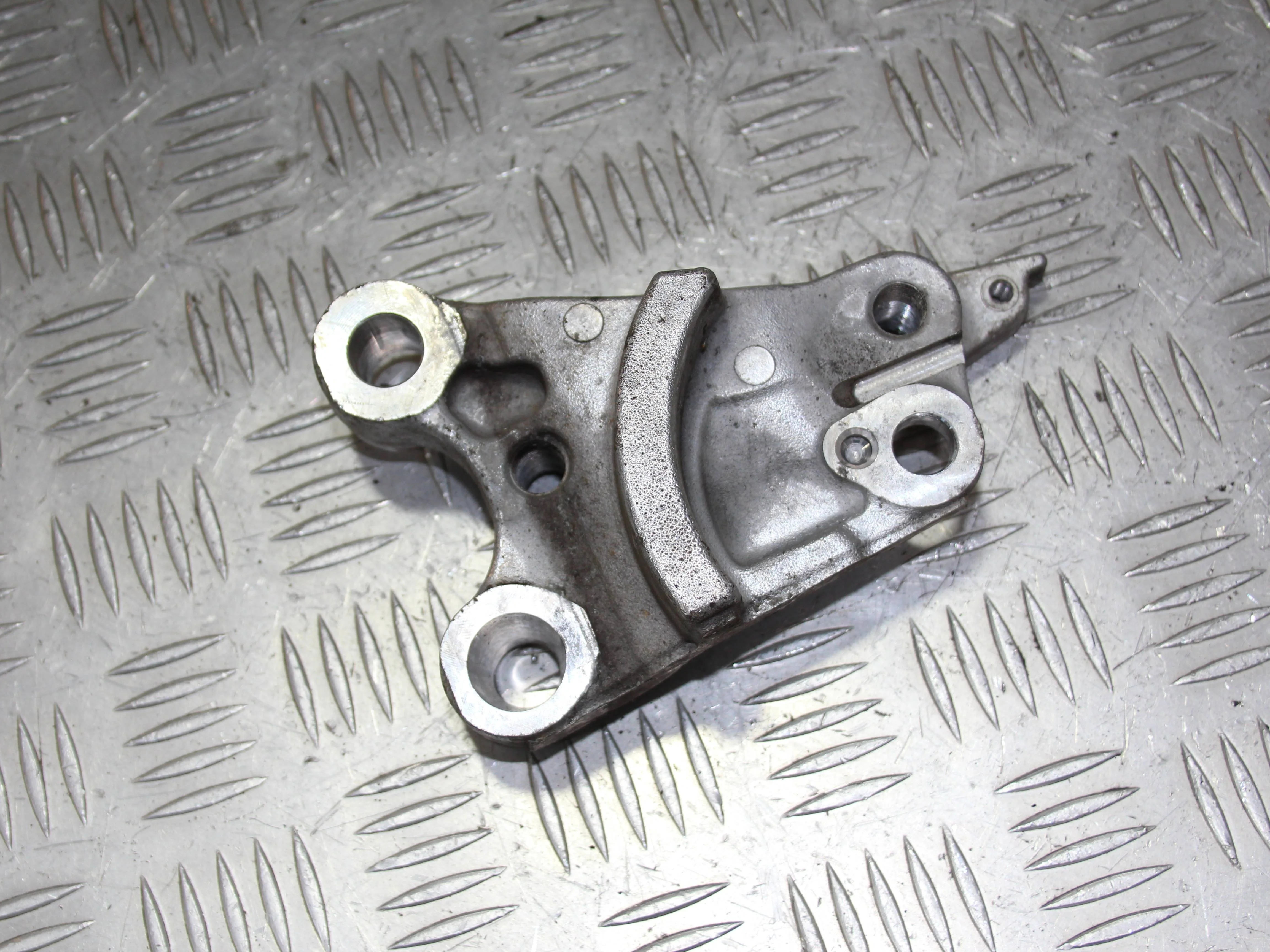 Кронштейн опоры двигателя HONDA Civic VIII (2005—