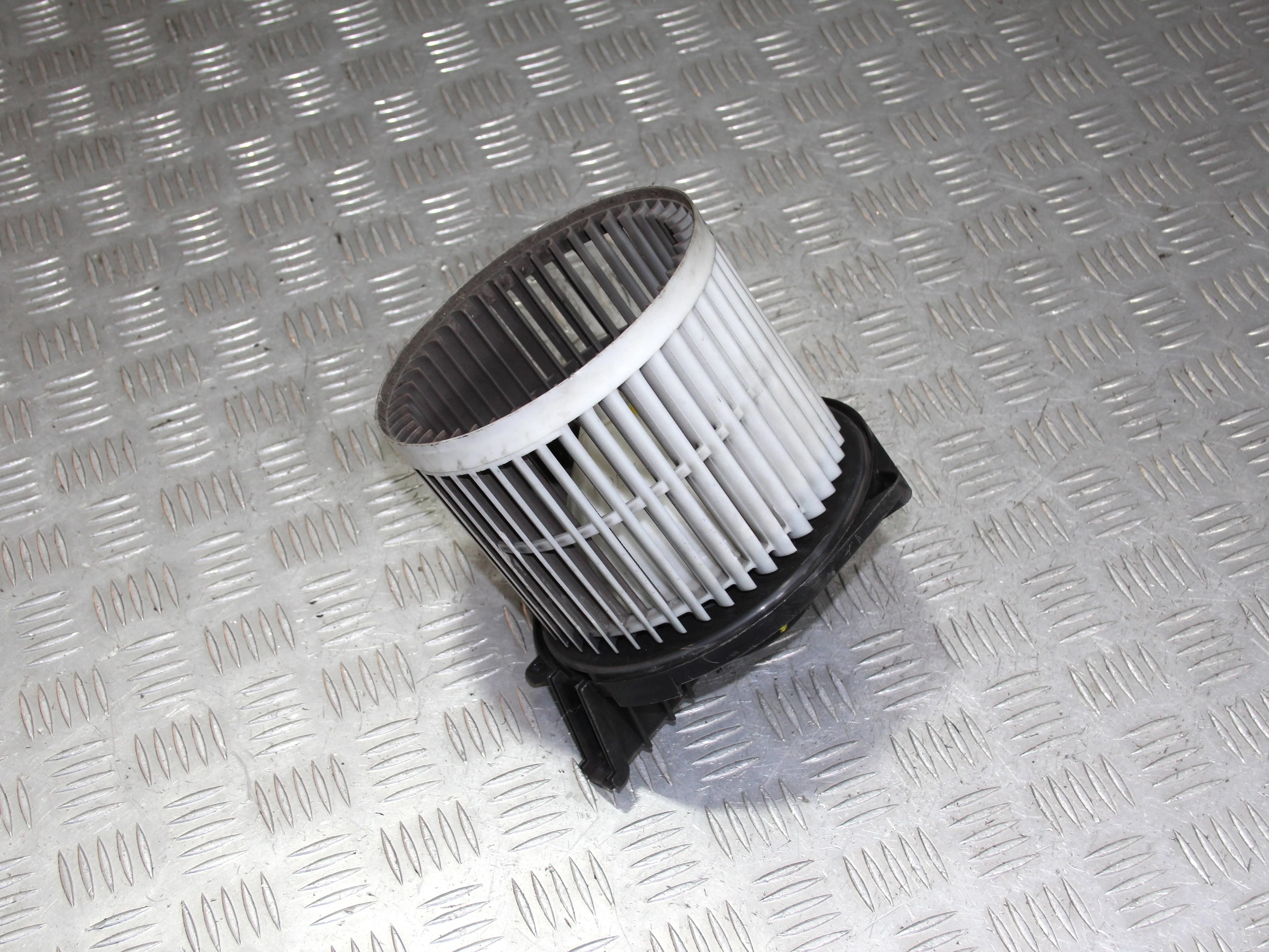 Моторчик печки HONDA Civic VIII (2005—2009)