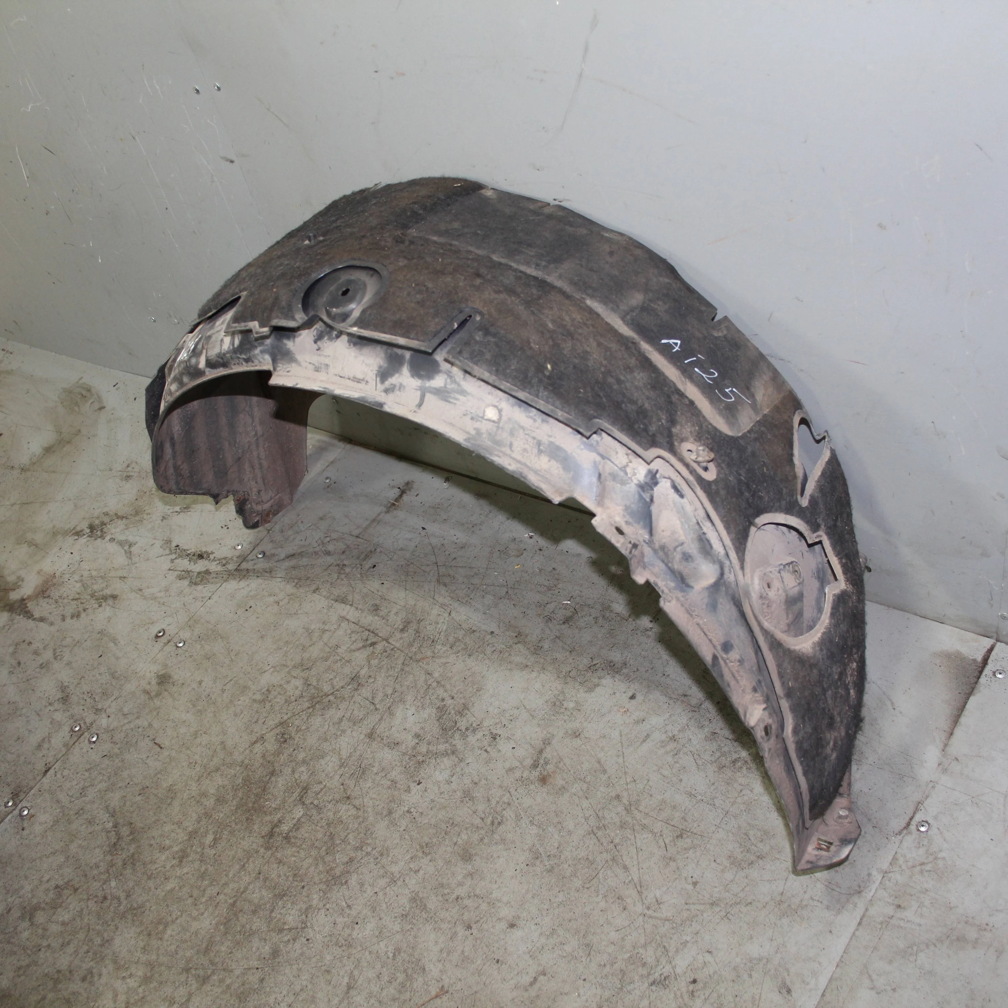 Подкрылок задний левый LAND ROVER Discovery III (