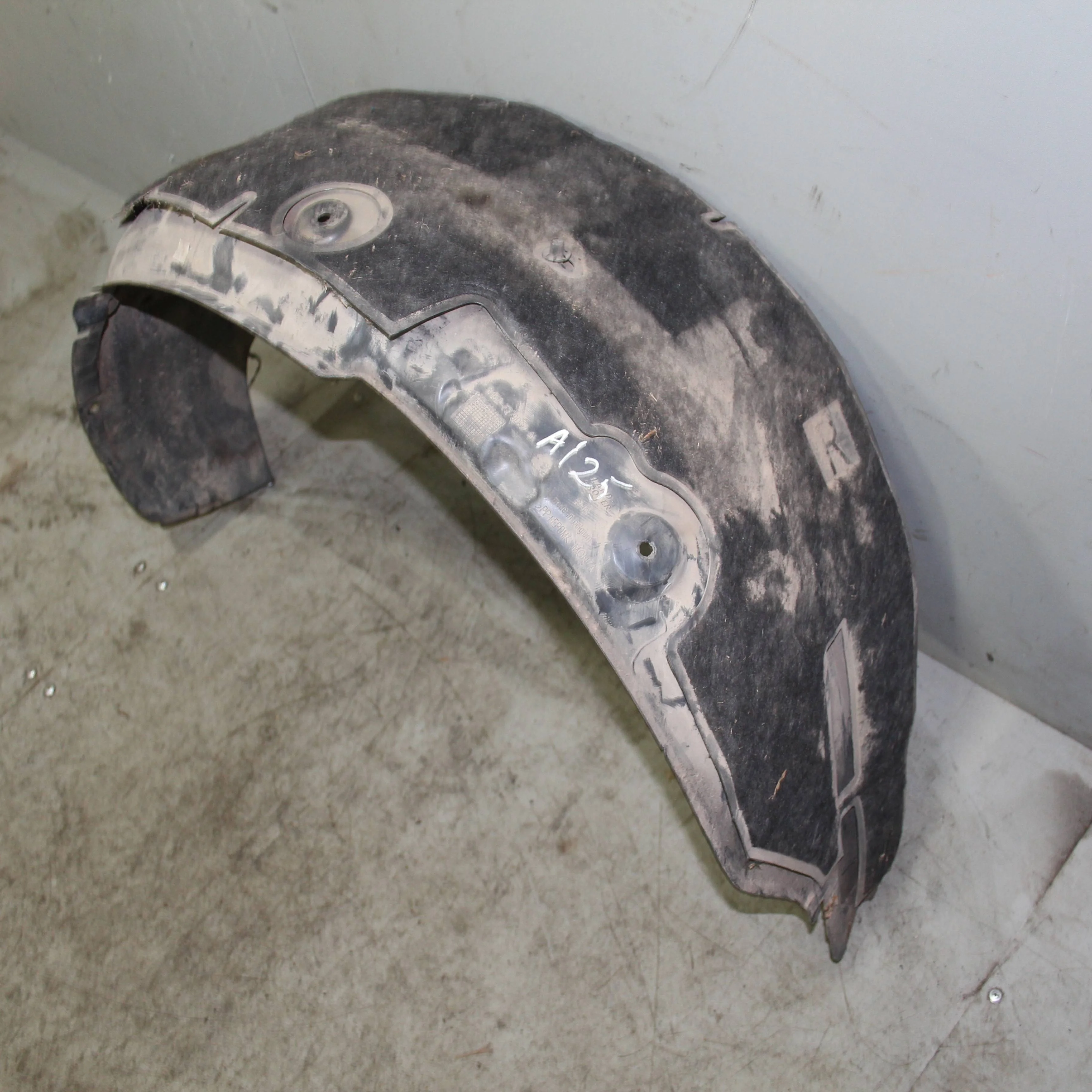 Подкрылок задний правый LAND ROVER Discovery III