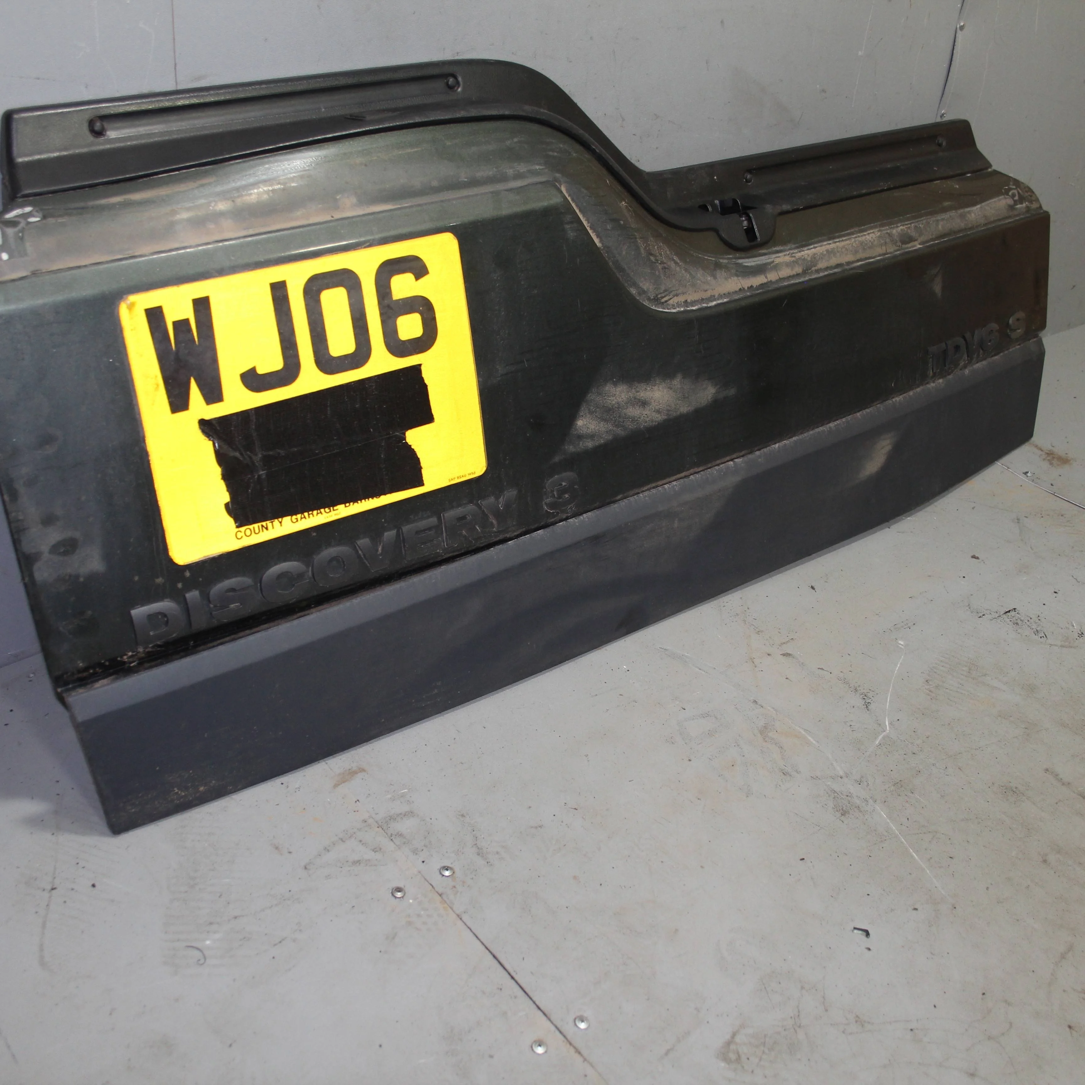 Молдинг крышки багажника LAND ROVER Discovery III