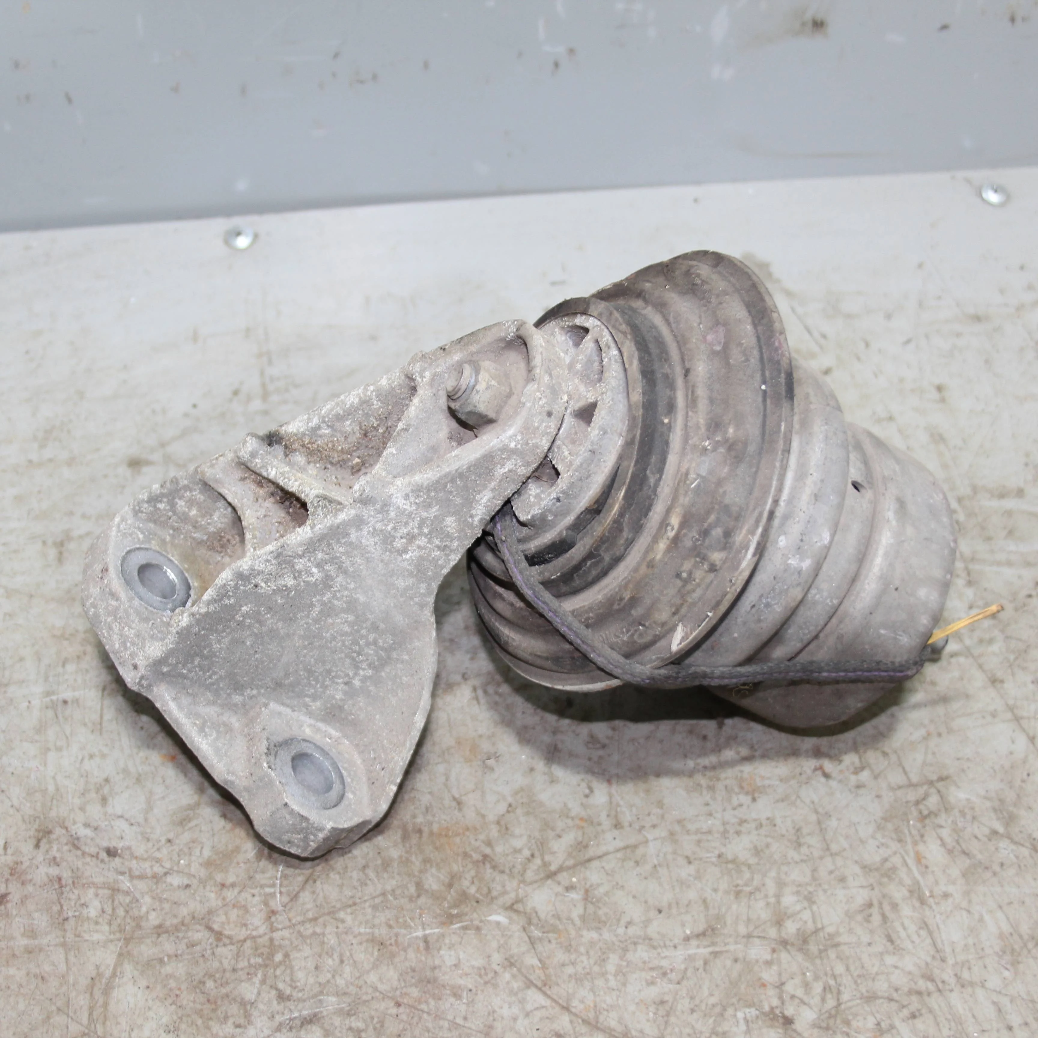 Опора двигателя передняя JAGUAR XF I рестайлинг (