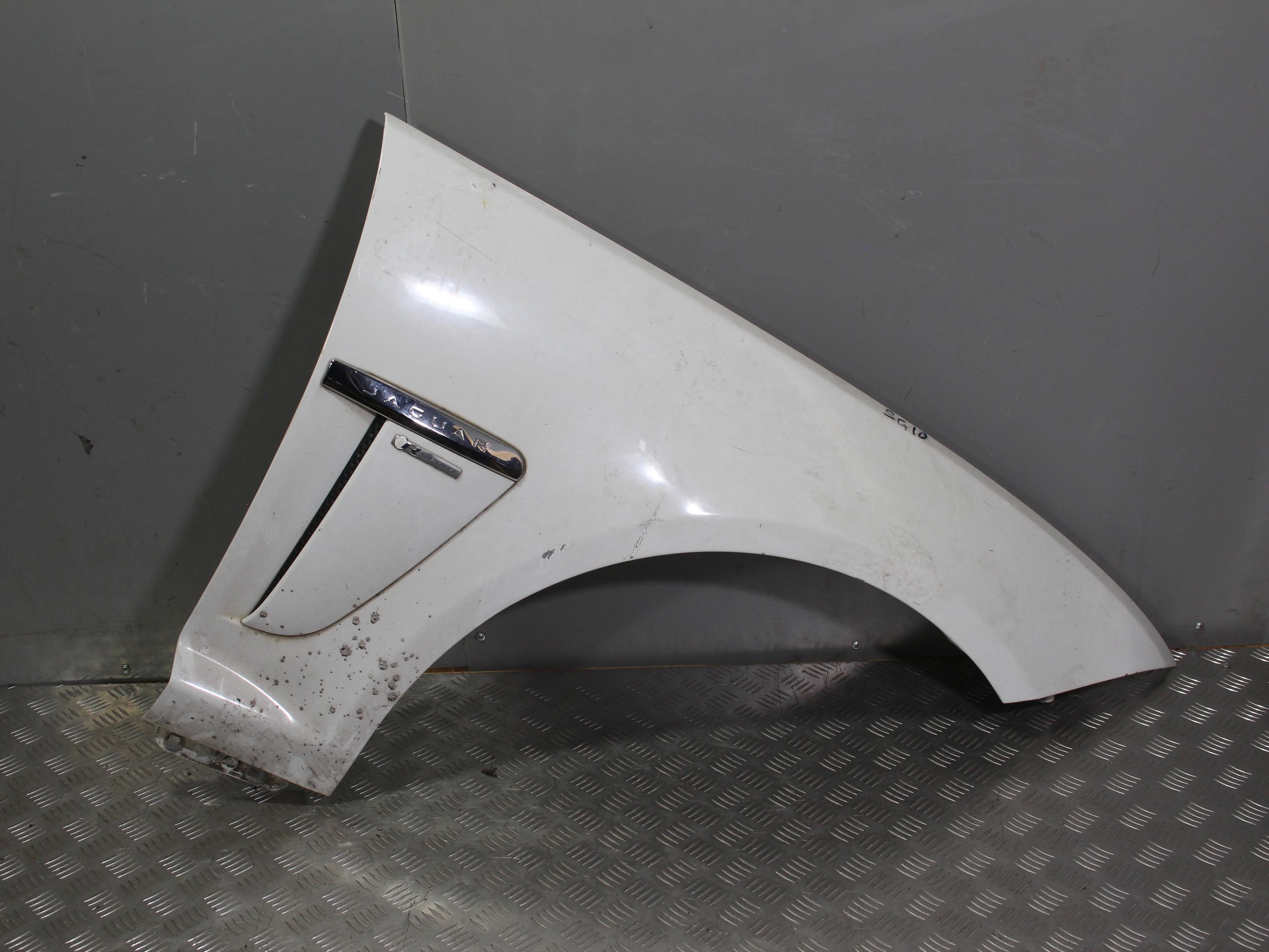 Крыло переднее правое JAGUAR XF I рестайлинг (201