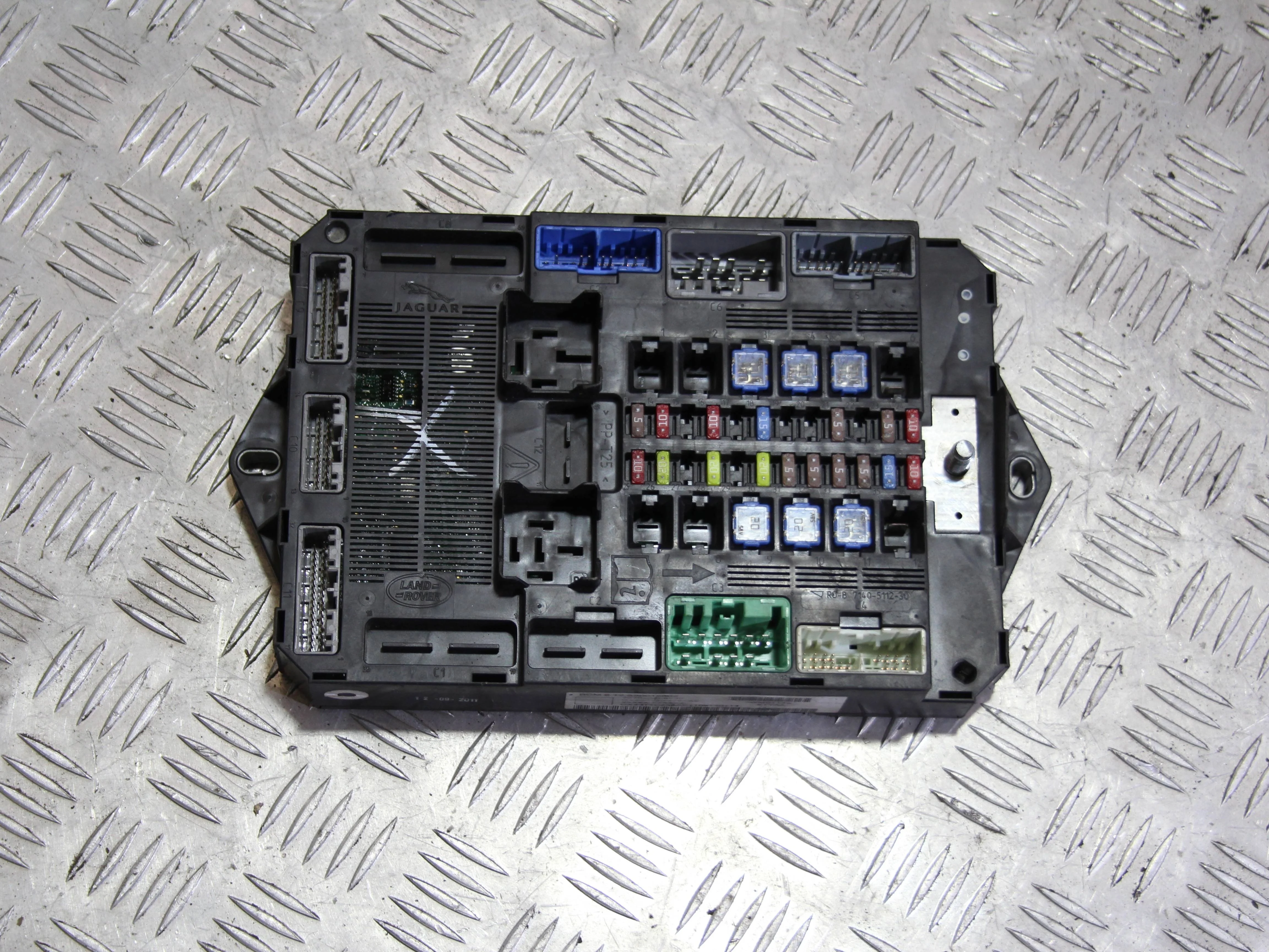 Блок предохранителей передний (салон) JAGUAR XF I