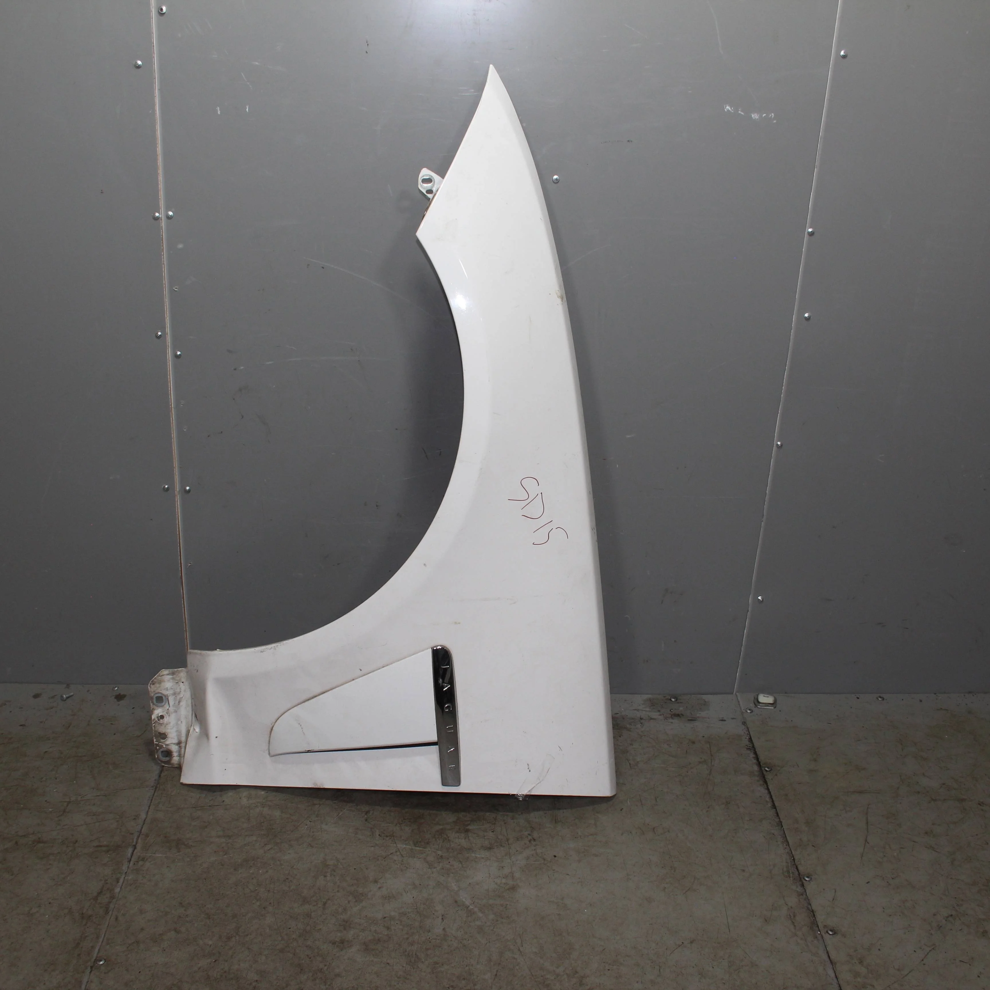 Крыло переднее левое JAGUAR XF I рестайлинг (2011