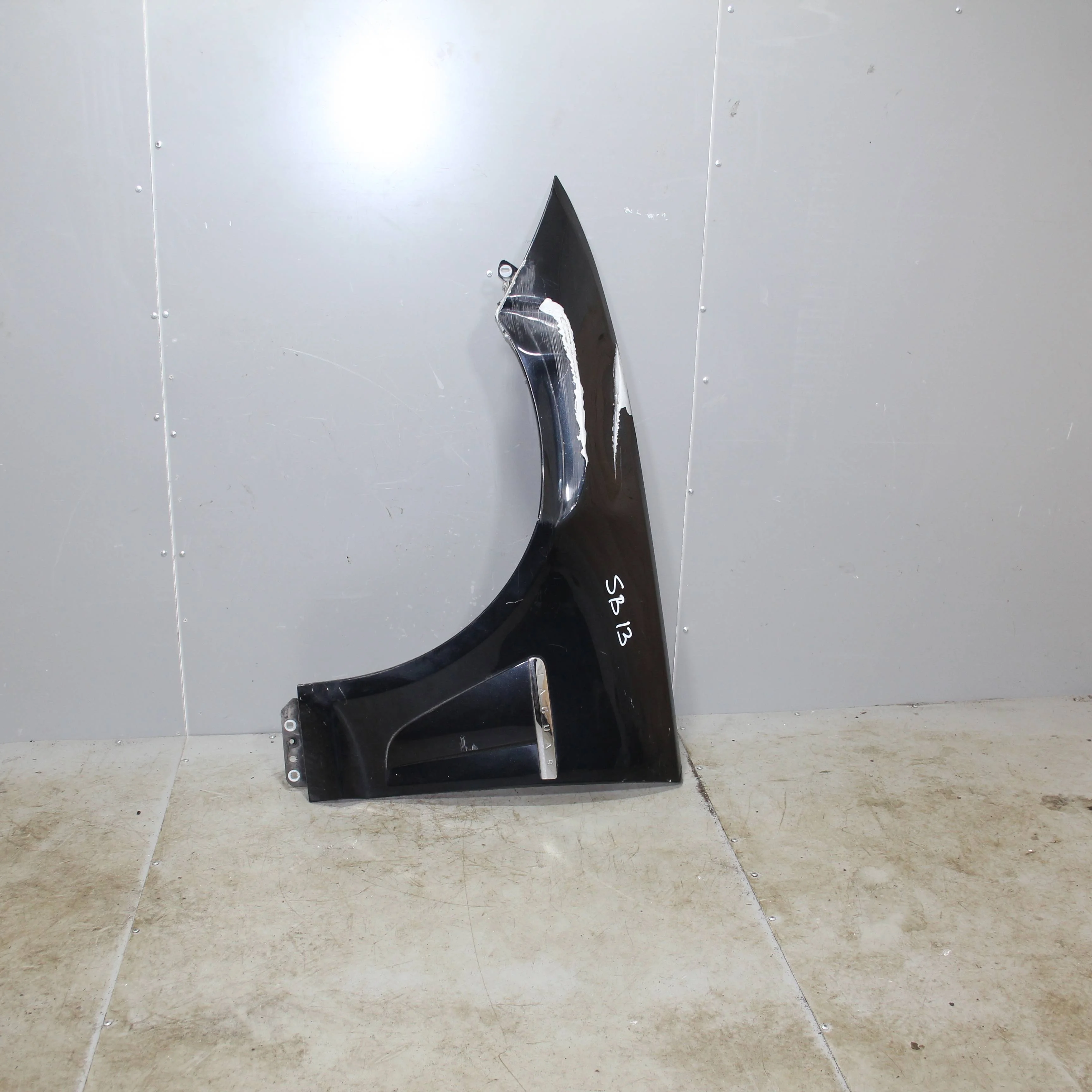 Крыло переднее левое JAGUAR XF I рестайлинг (2011