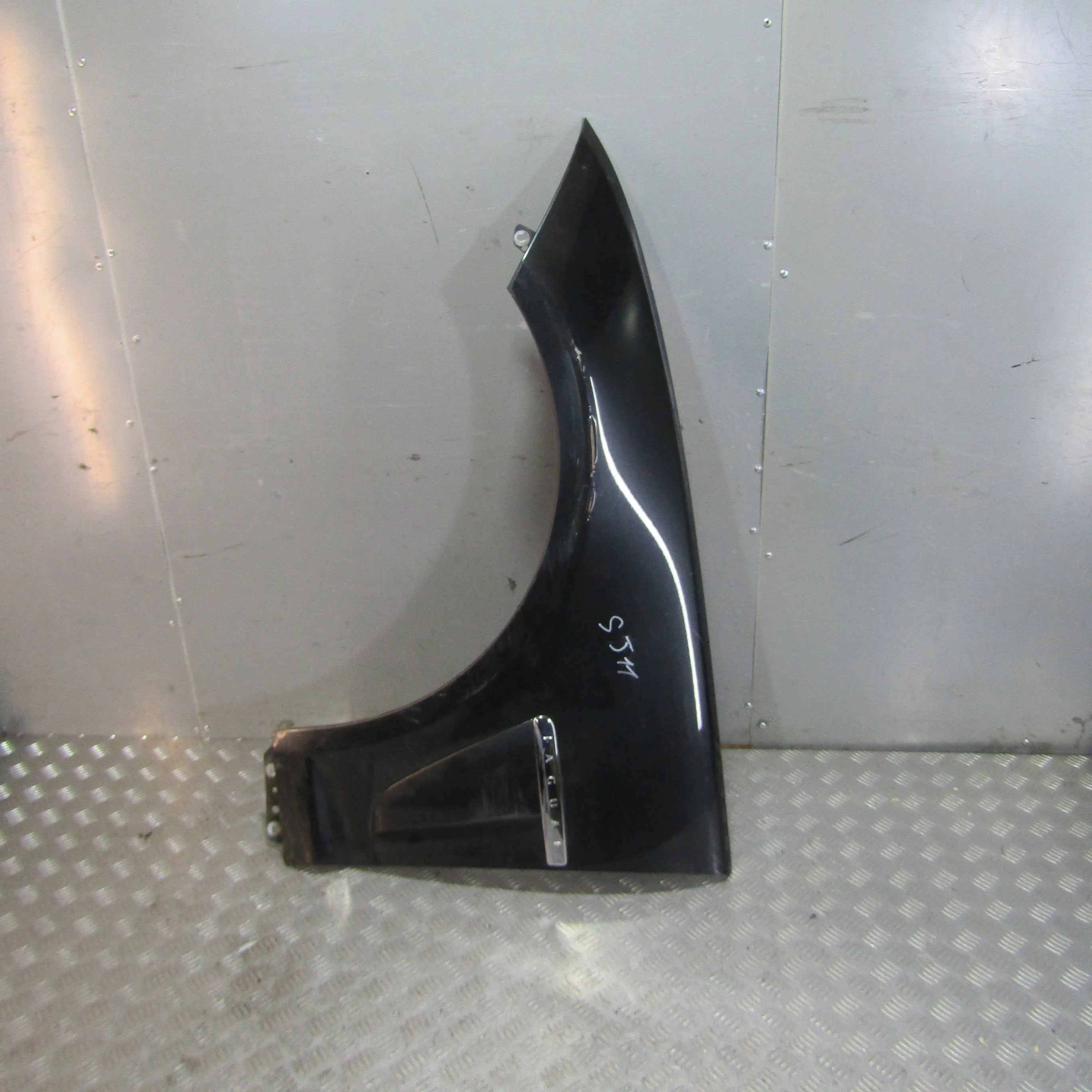 Крыло переднее левое JAGUAR XF I рестайлинг (2011