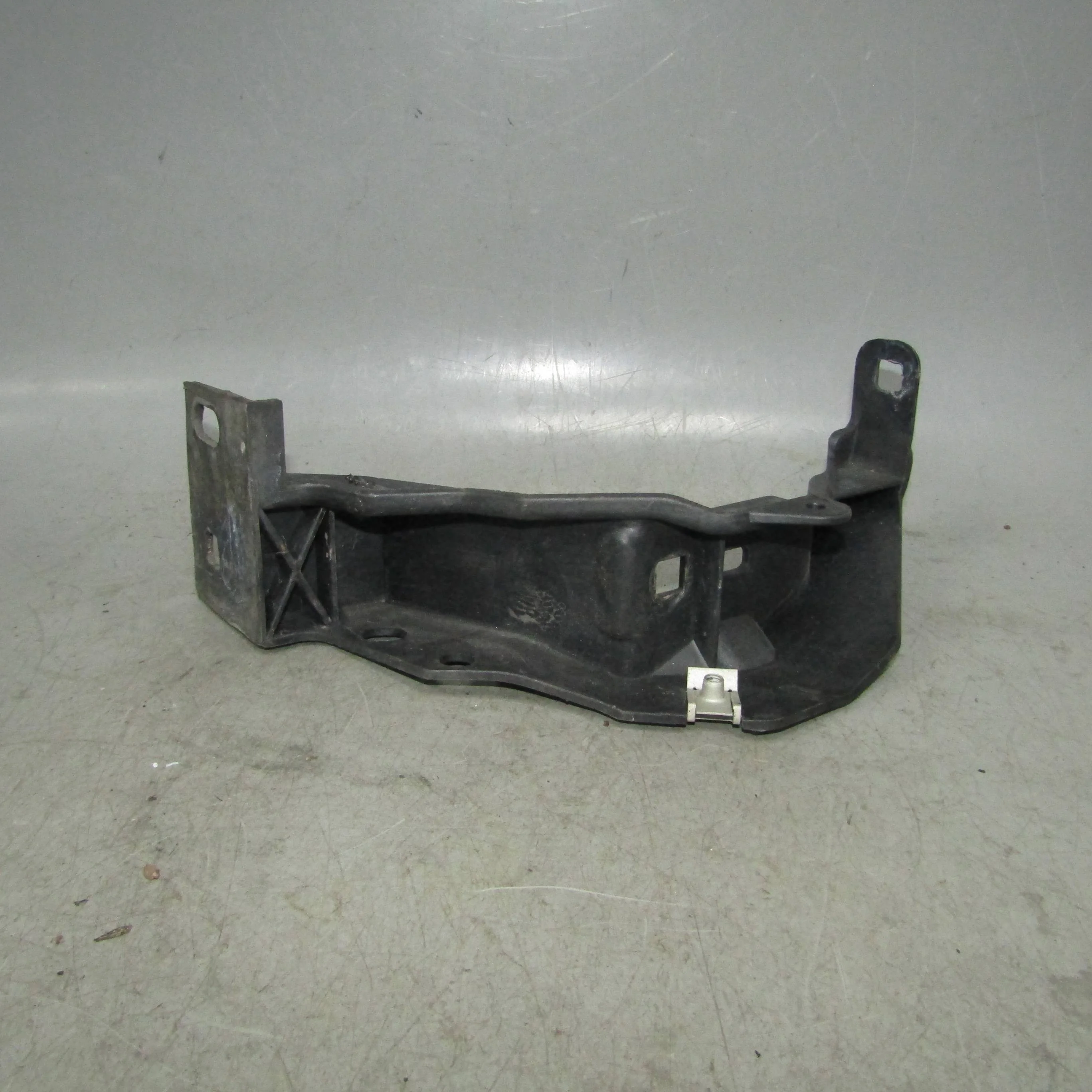 Кронштейн переднего бампера левый JAGUAR XF I рес