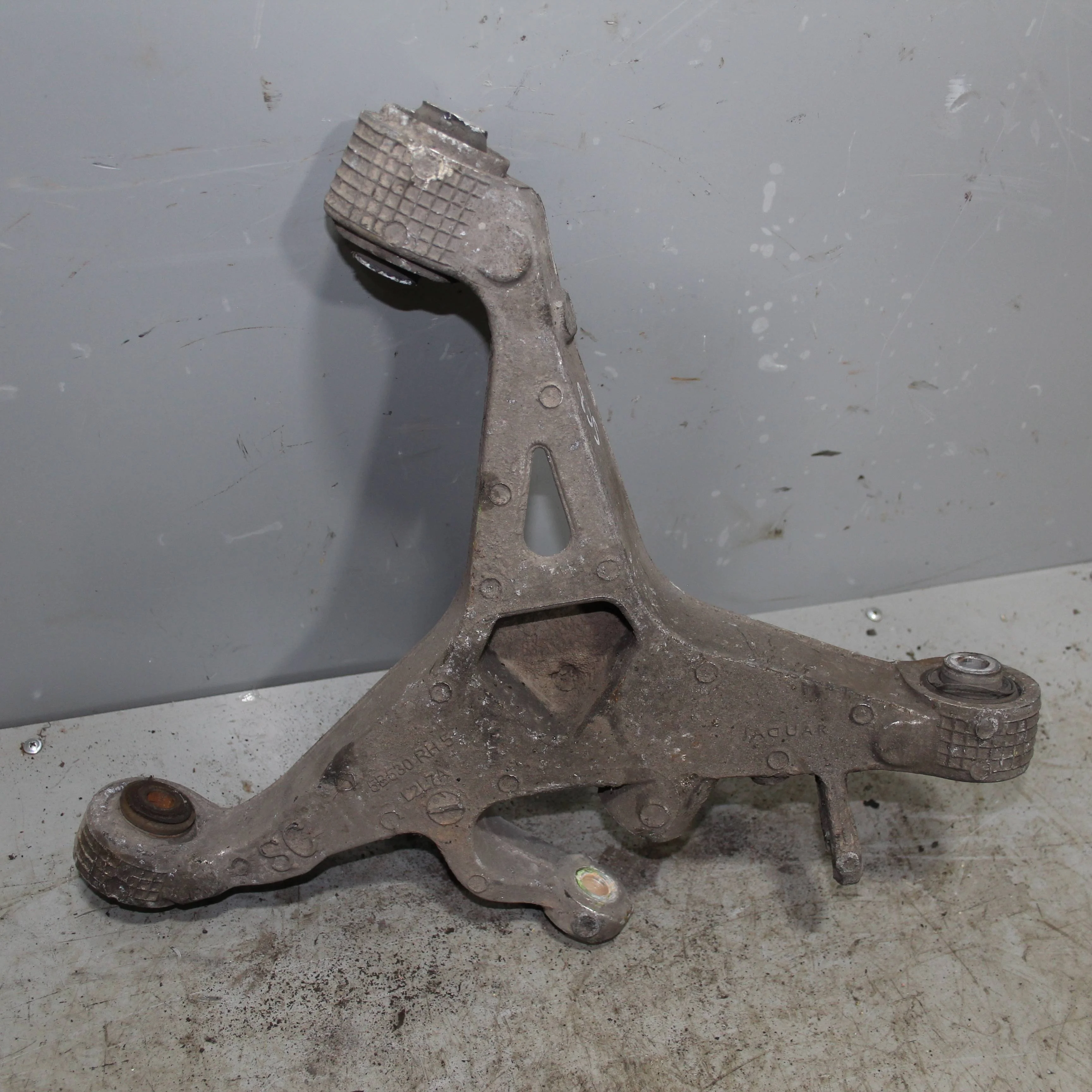 Рычаг задний нижний правый JAGUAR XF I рестайлинг