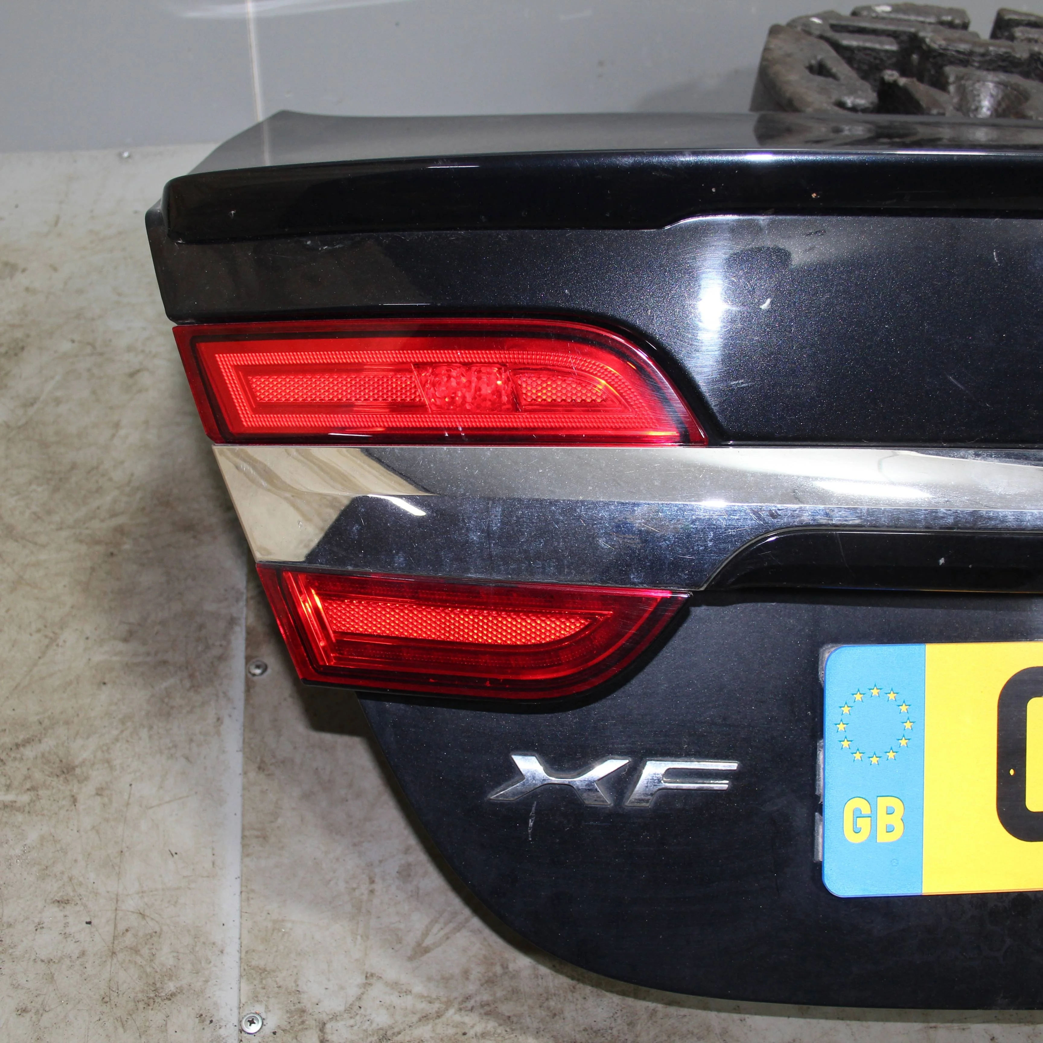 Фонарь внутренний левый JAGUAR XF I рестайлинг (2