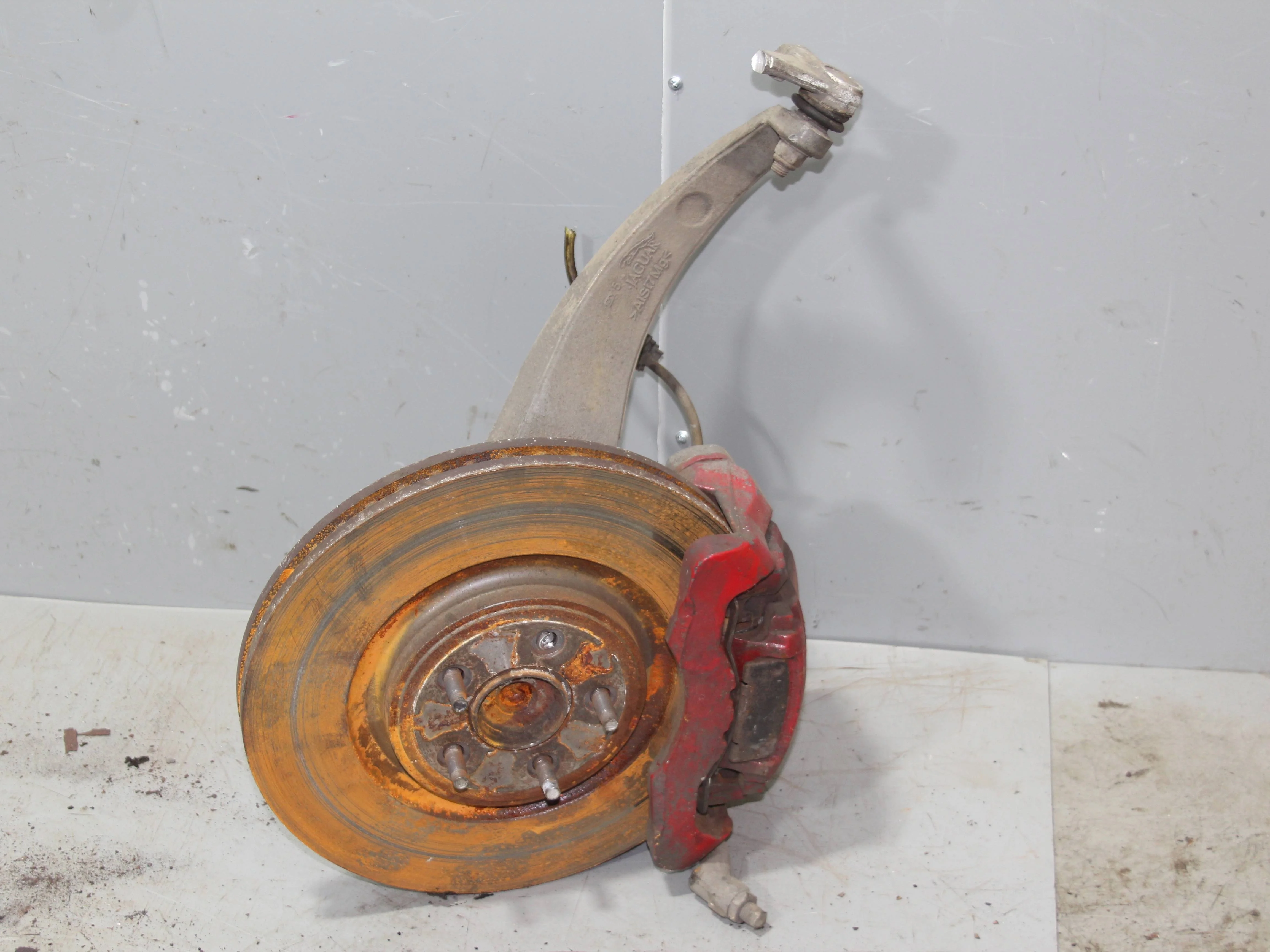 Кулак поворотный передний левый JAGUAR XF I реста